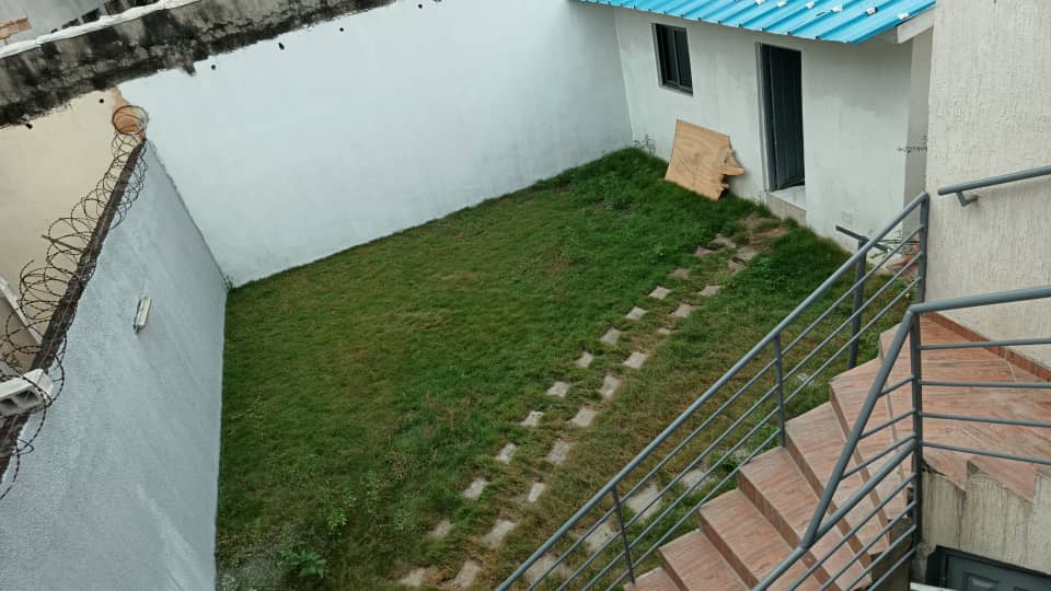 Maison en location  Cocody Riviera 4 M'badon