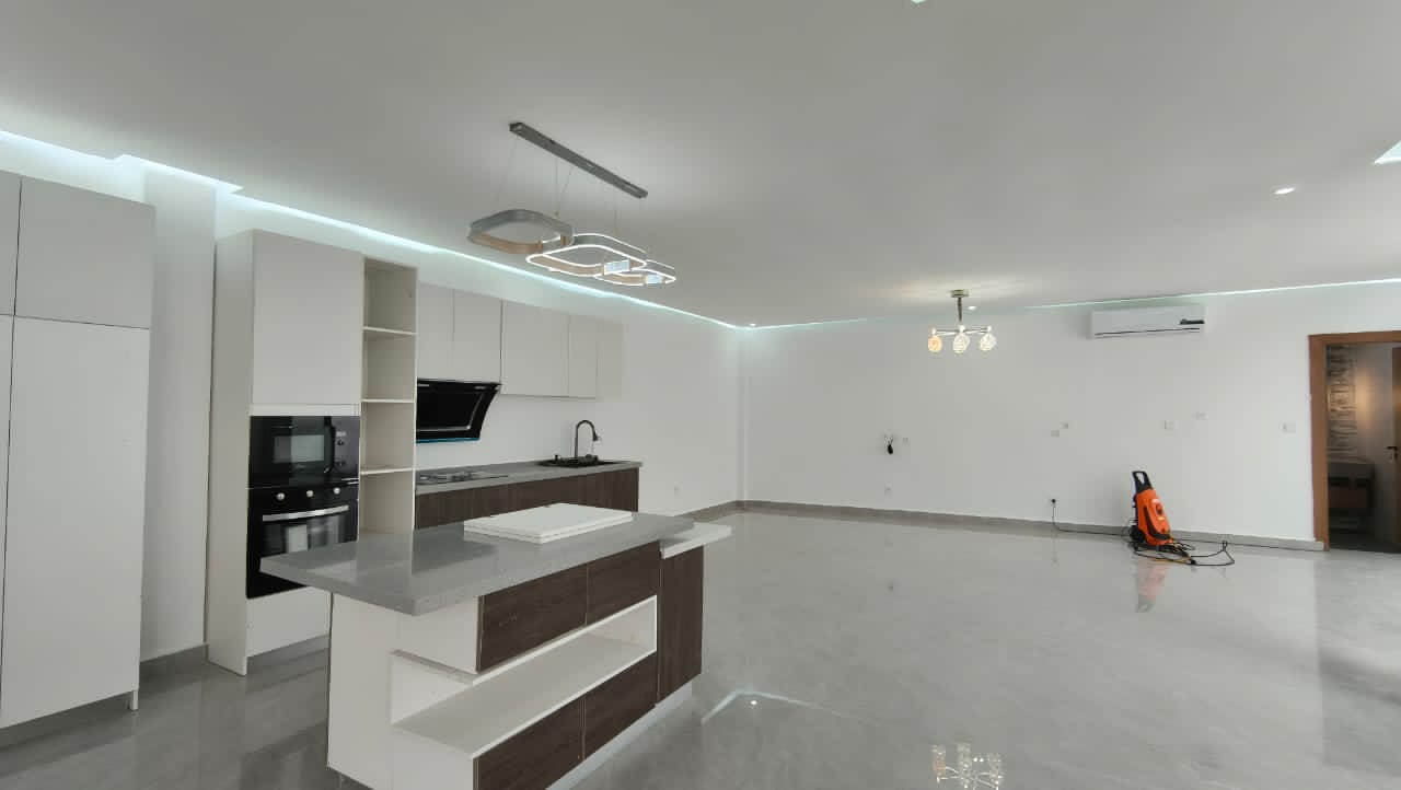 EN VENTE 2 MAGNIFIQUES VILLAS MODERNES, À LA RIVIERA ABATTA DANS UNE ZONE RÉSIDENTIELLE ET CALME,AVEC PISCINE 🏊 ET PERGOLA ,bâties chacune sur 300 m2 .