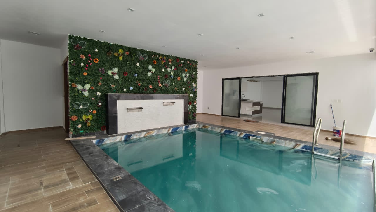 EN VENTE 2 MAGNIFIQUES VILLAS MODERNES, À LA RIVIERA ABATTA DANS UNE ZONE RÉSIDENTIELLE ET CALME,AVEC PISCINE 🏊 ET PERGOLA ,bâties chacune sur 300 m2 .