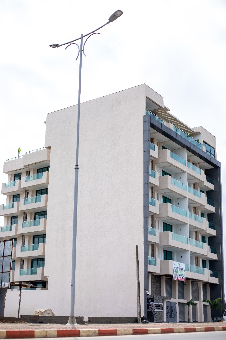 ACHETEZ CE BEL IMMEUBLE DE GRANDE VALEUR !