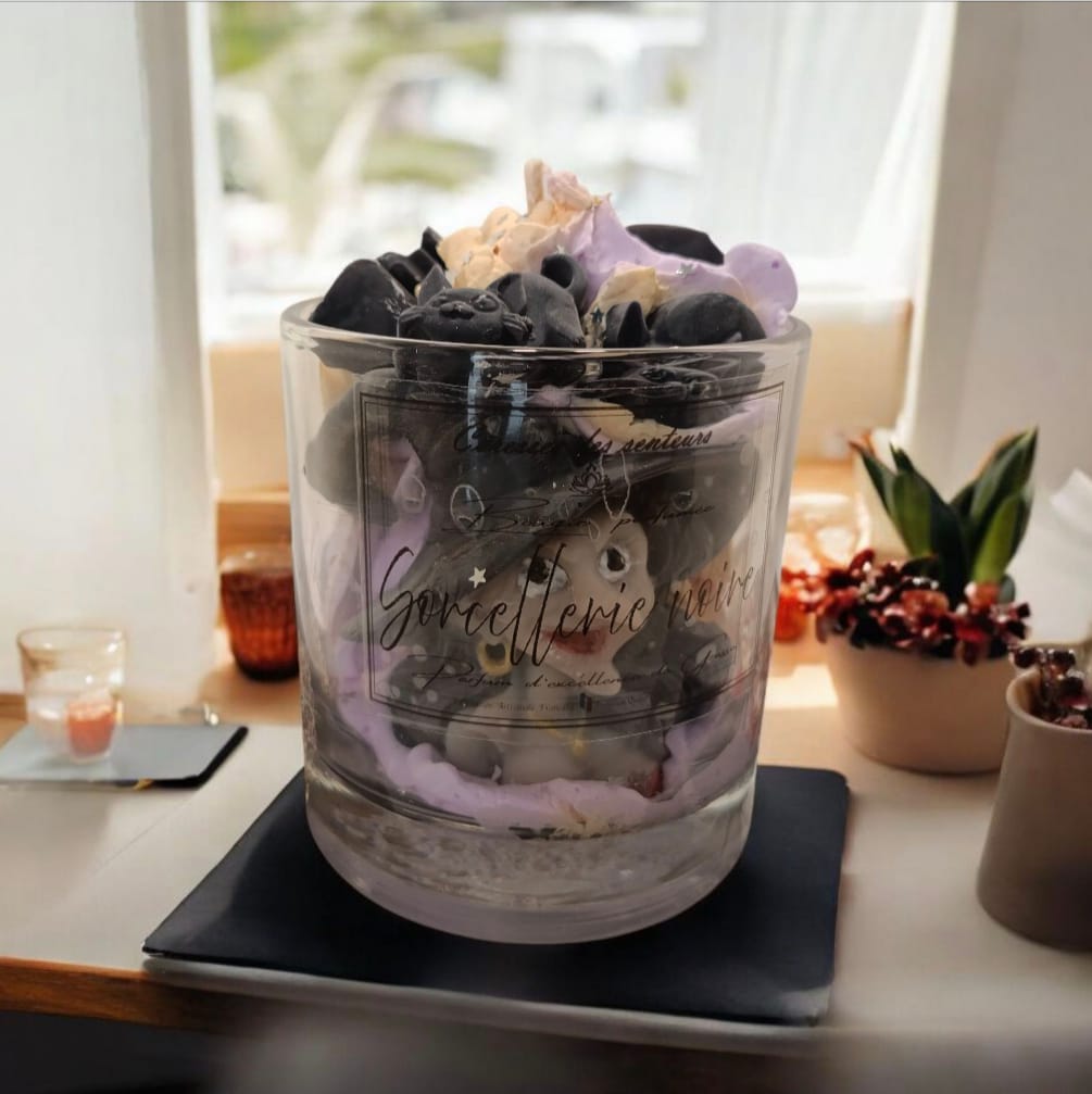 Bougies Gourmandes    Sorcellerie noire