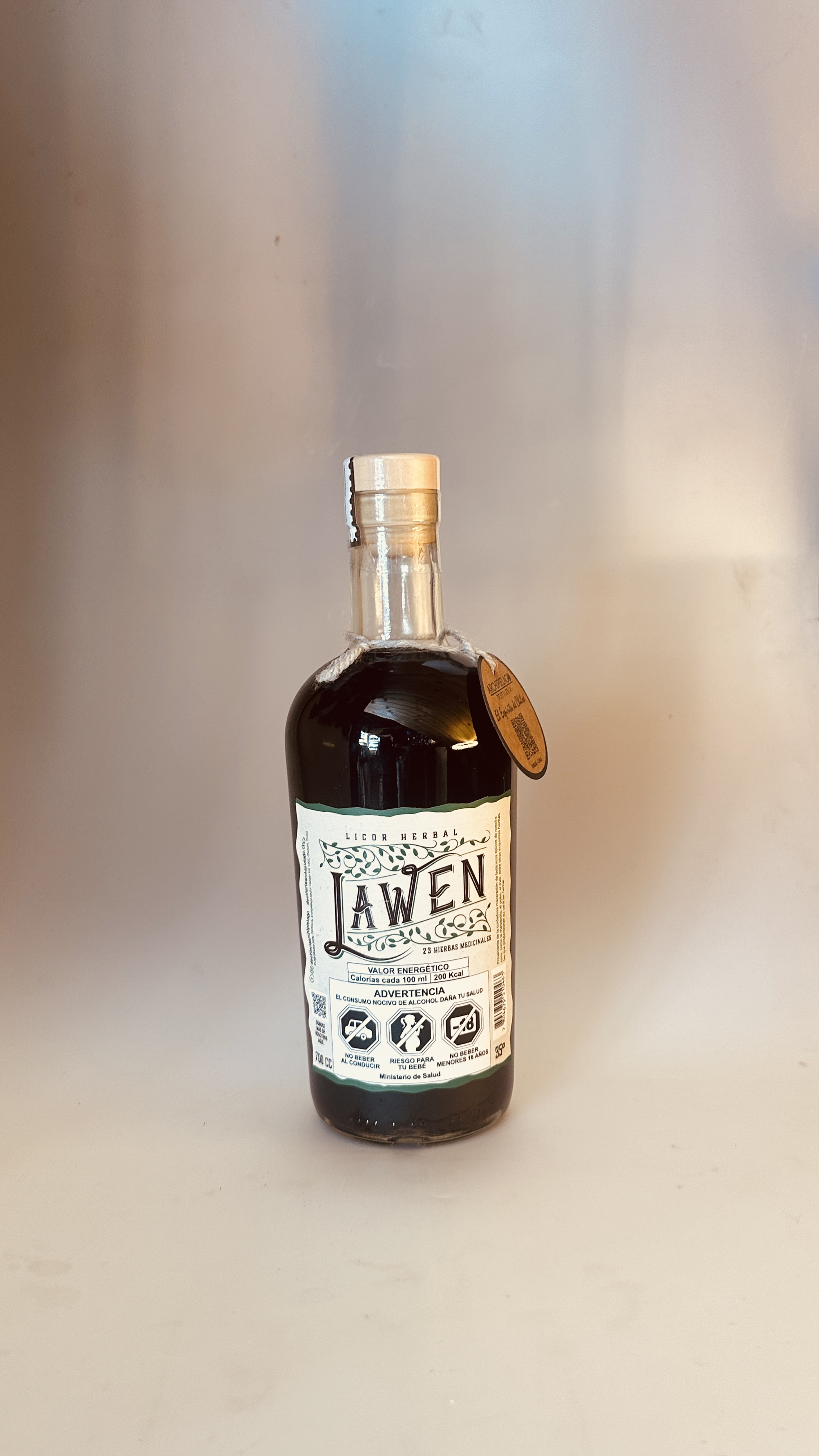 Licor Herbal Lawen de Destilería Archipiélago