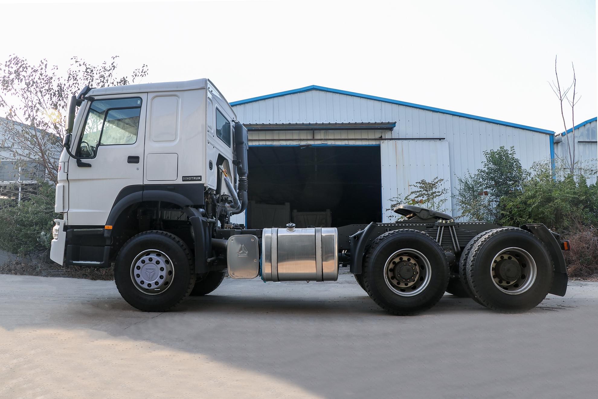 Used Howo  6×4 tractor