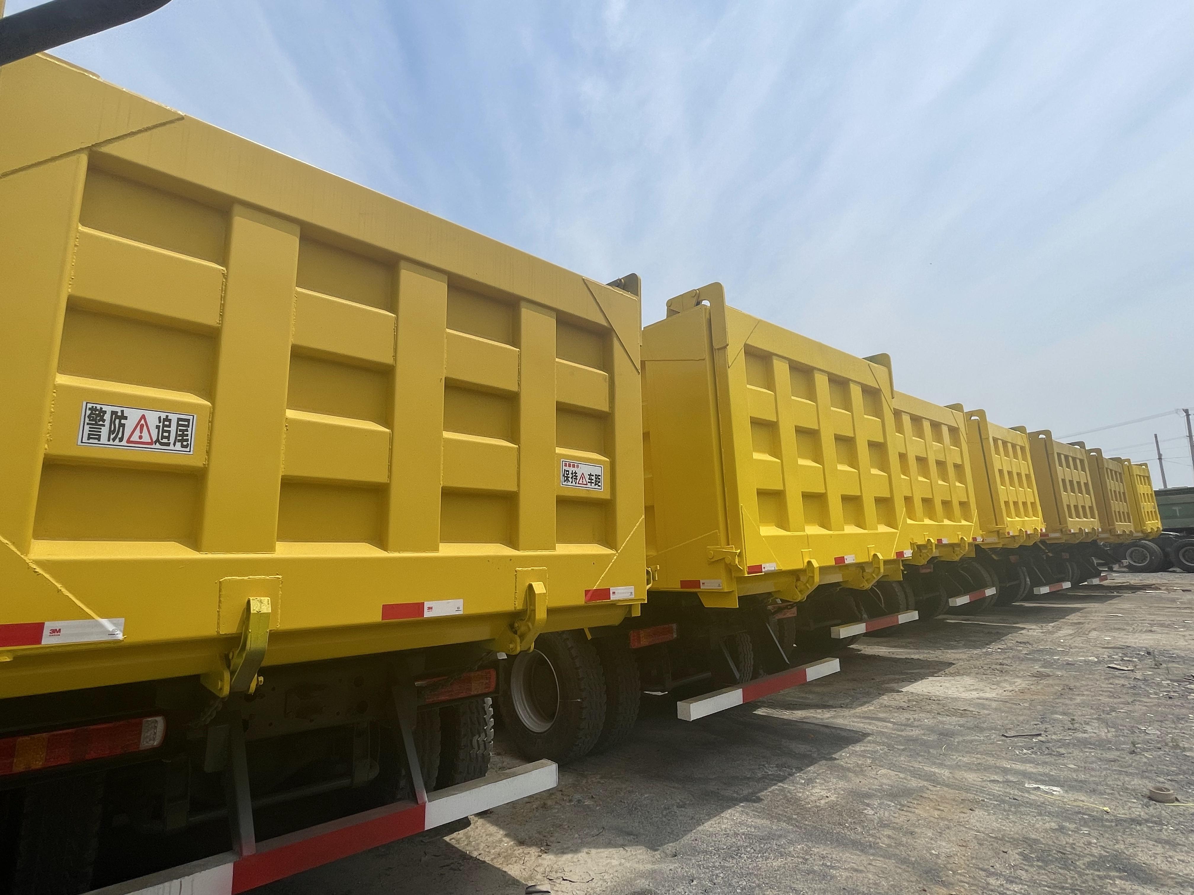 HOWO Yellow 6×4 Dump Truck