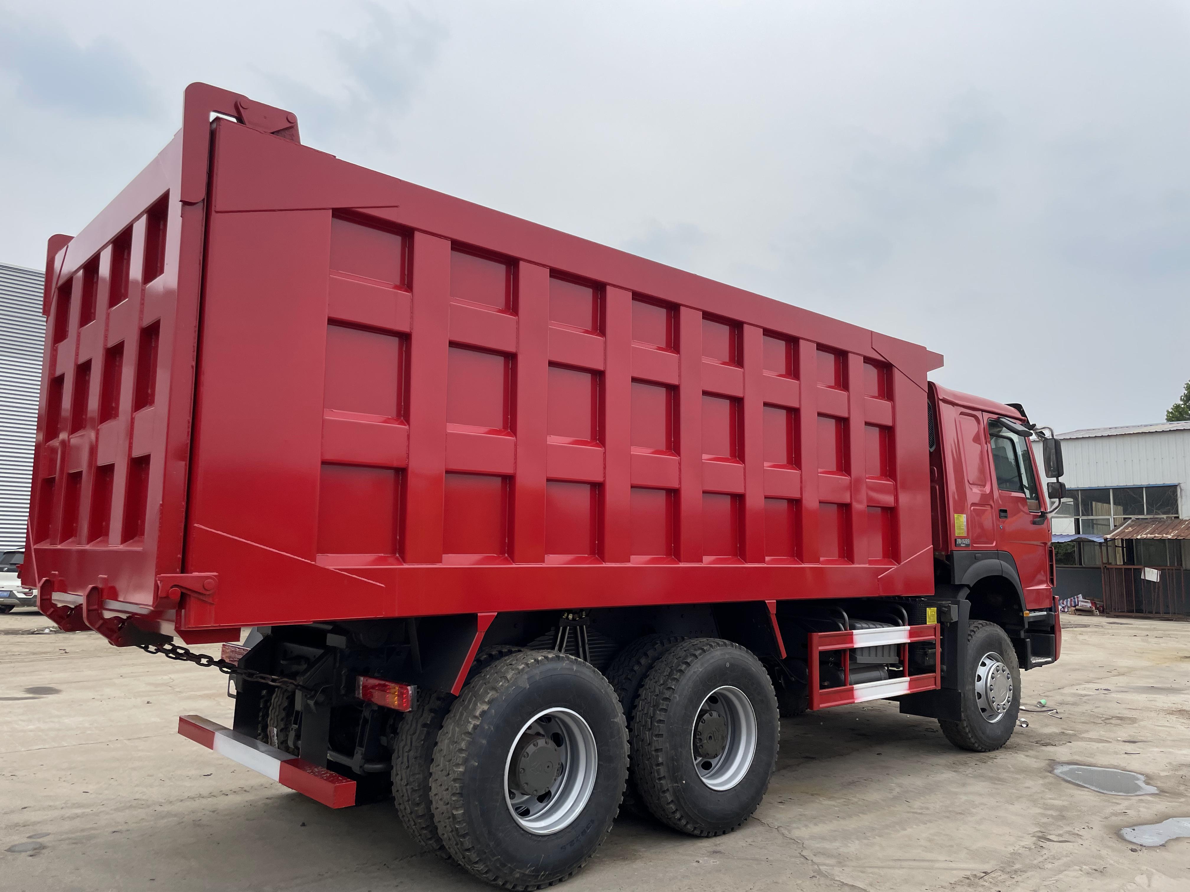 Red HOWO SINOTRUK Dump Truck