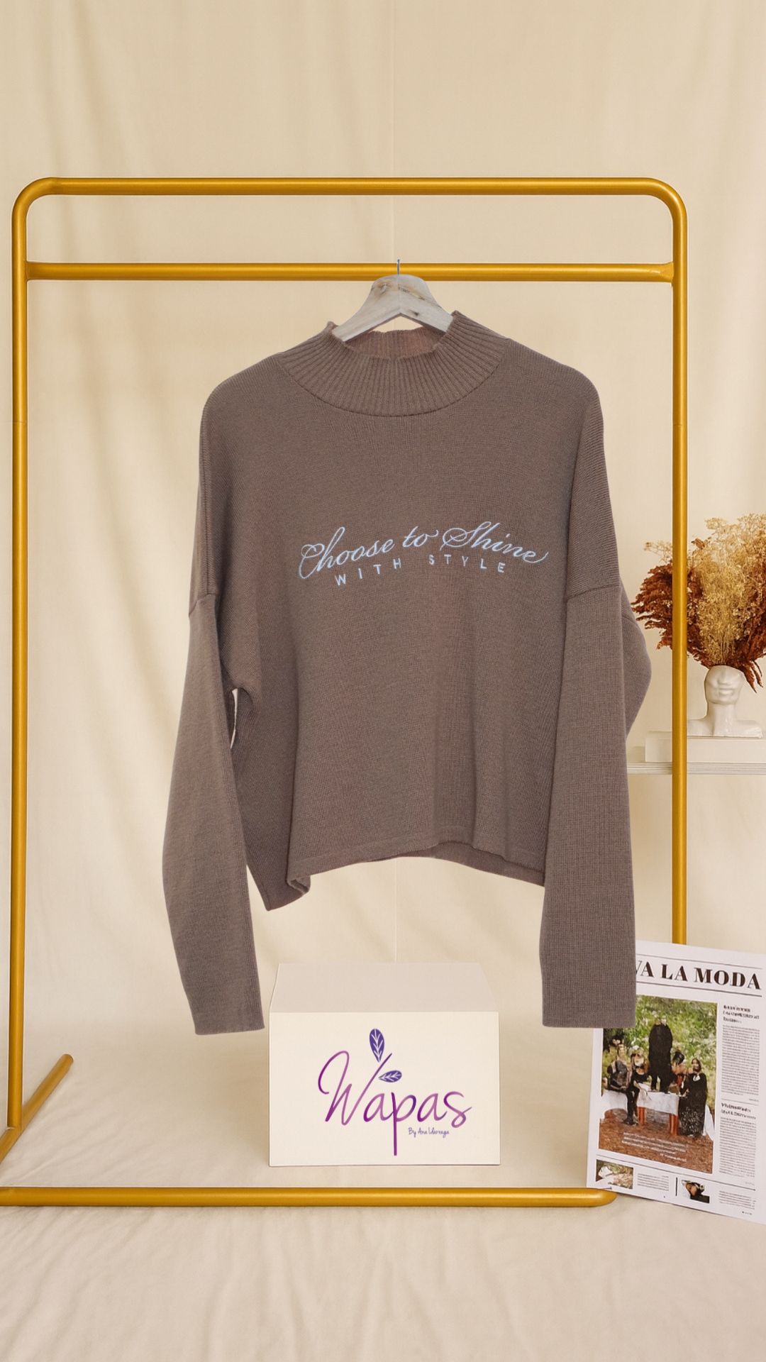 Suéter cafe con cuello alto