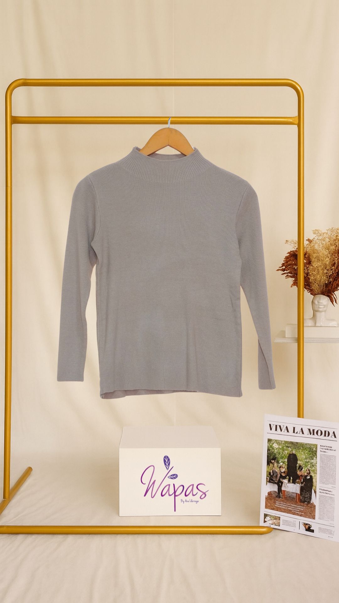 Suéter gris de manga larga