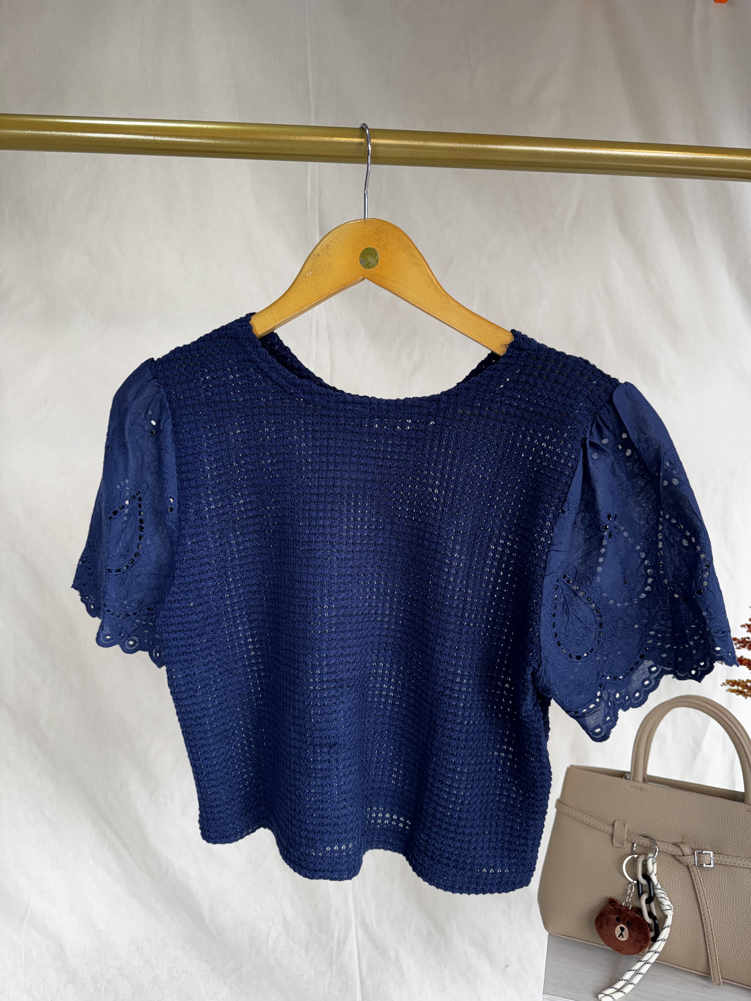 Blusa azul de manga corta