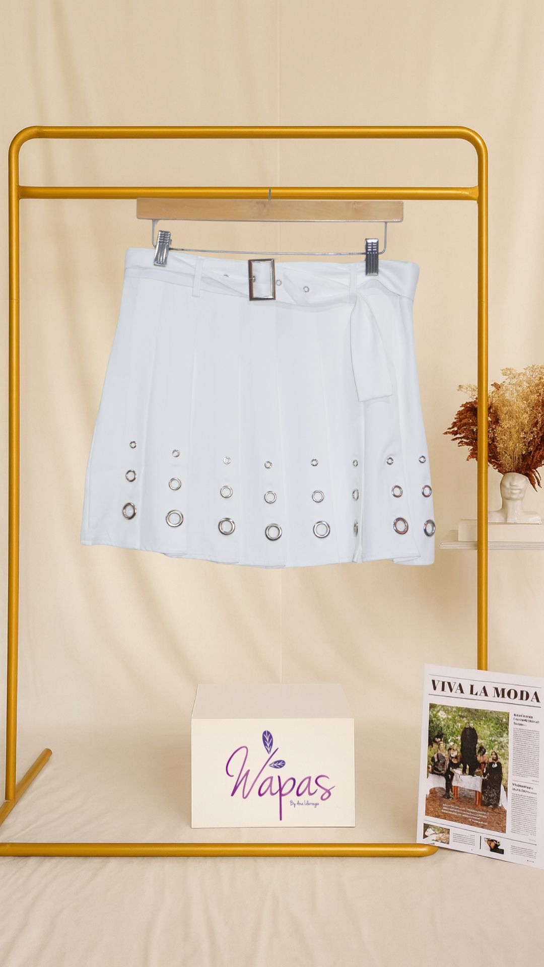 Falda blanca con aros