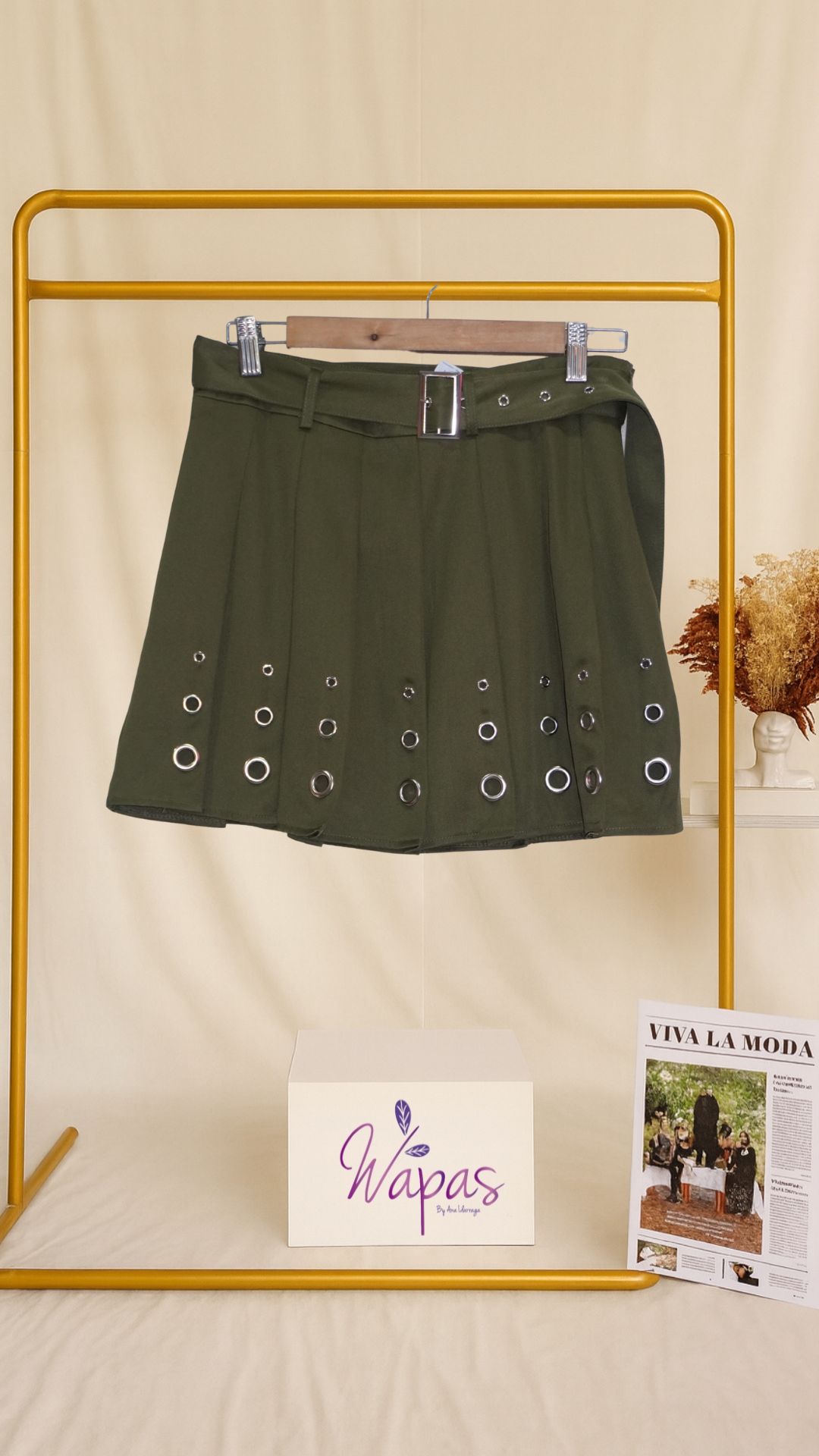 Falda verde con cinturón