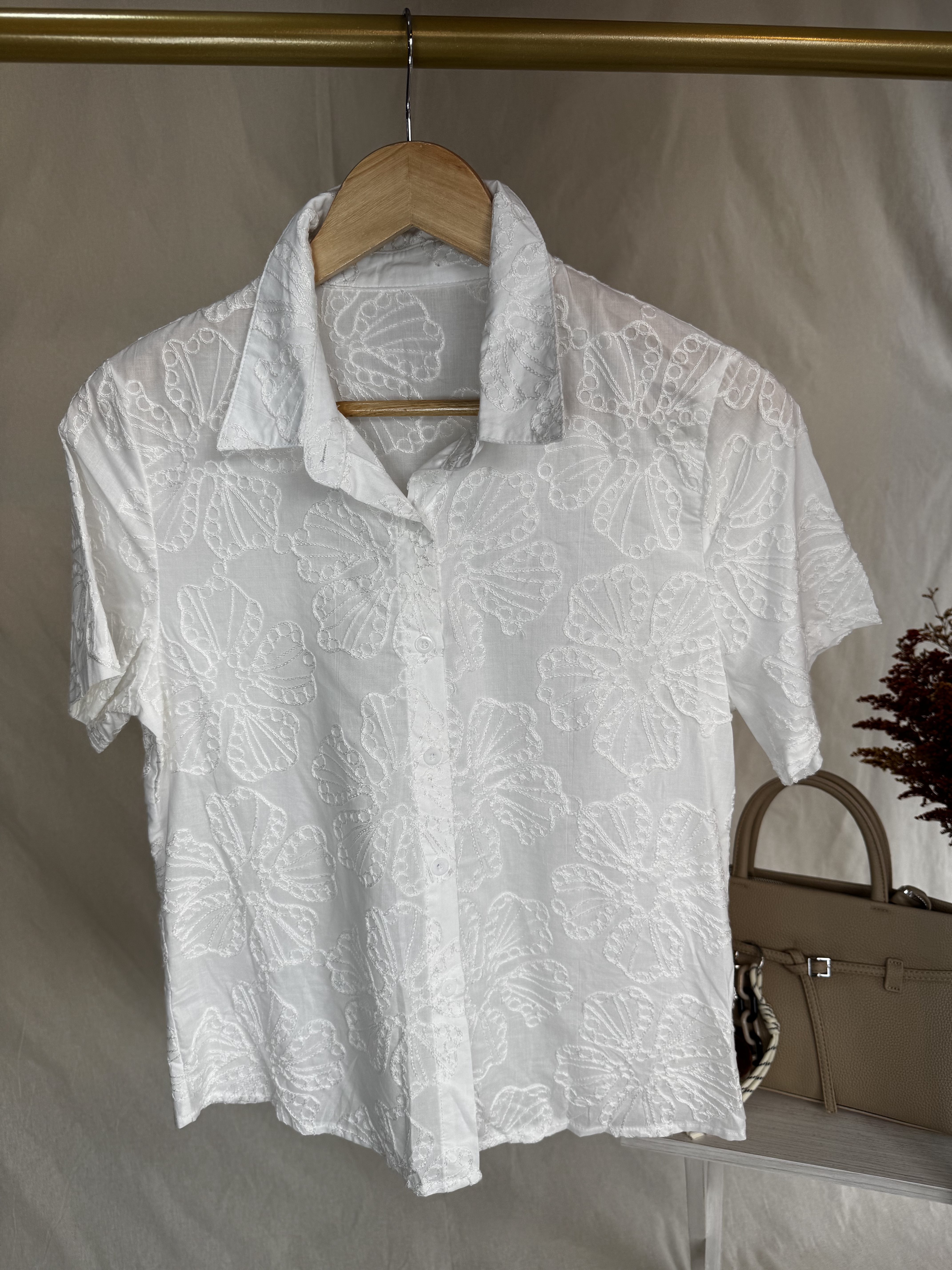 Blusa blanca bordada