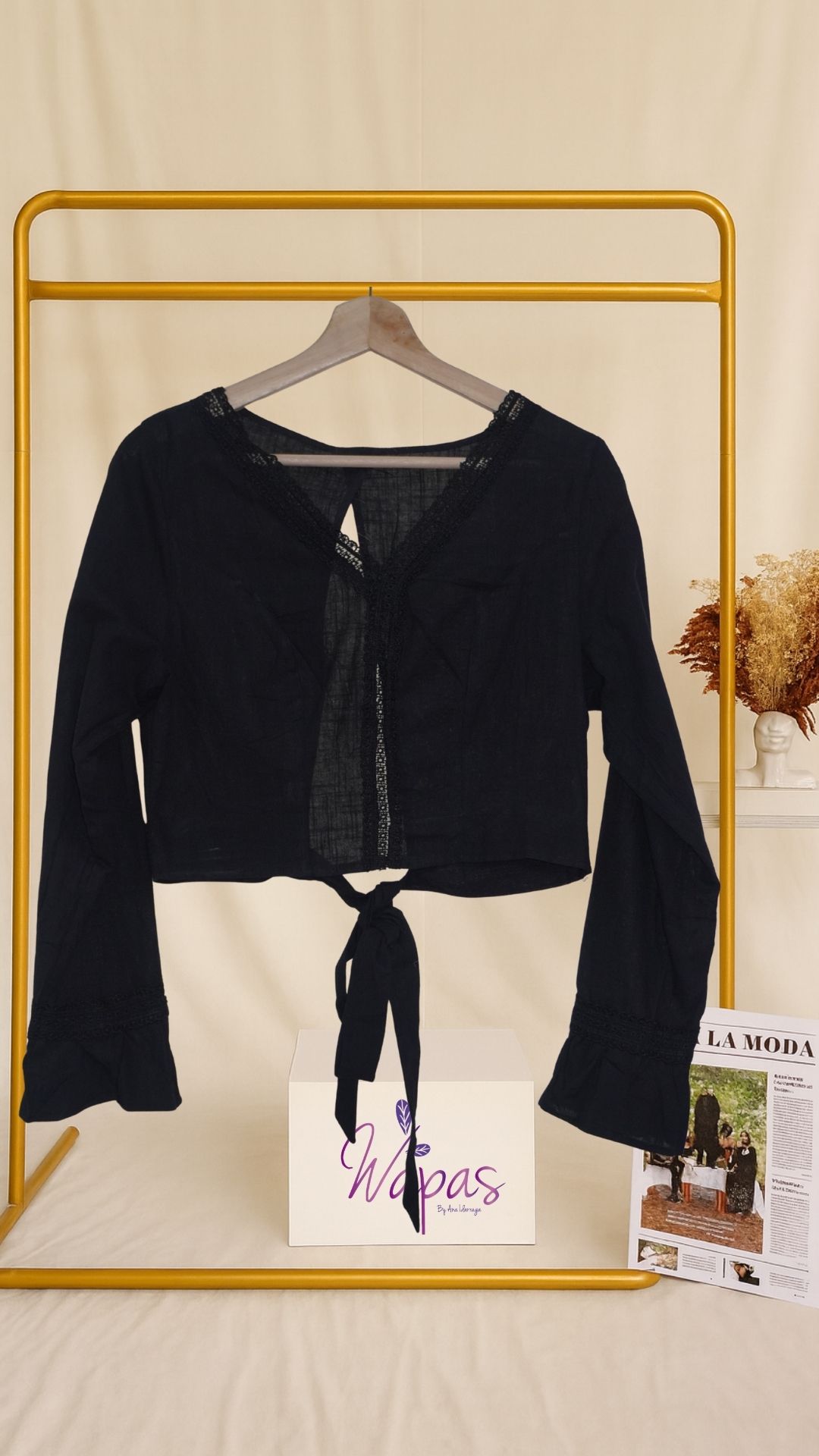 Blusa negra de manga larga