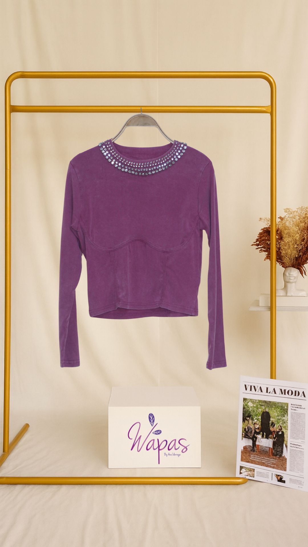 Blusa morada con pedrería
