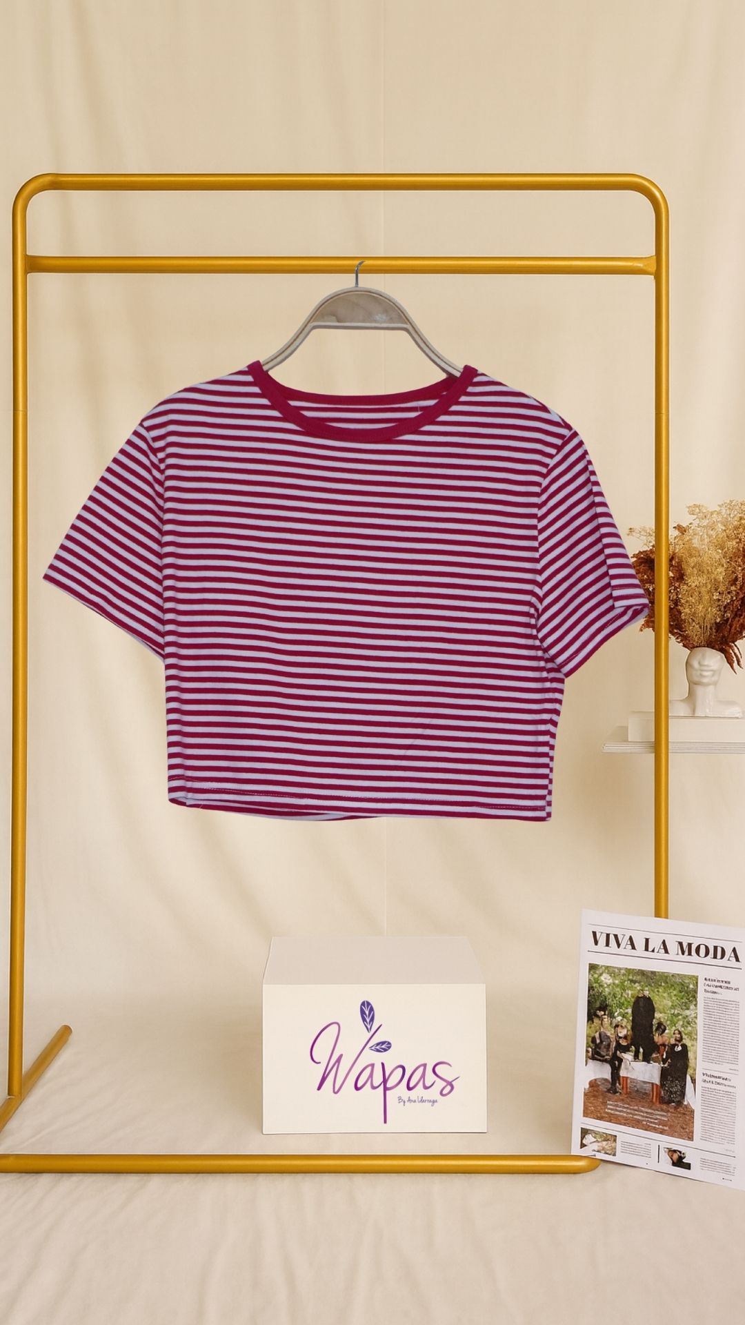 Camiseta de rayas rojas y blancas