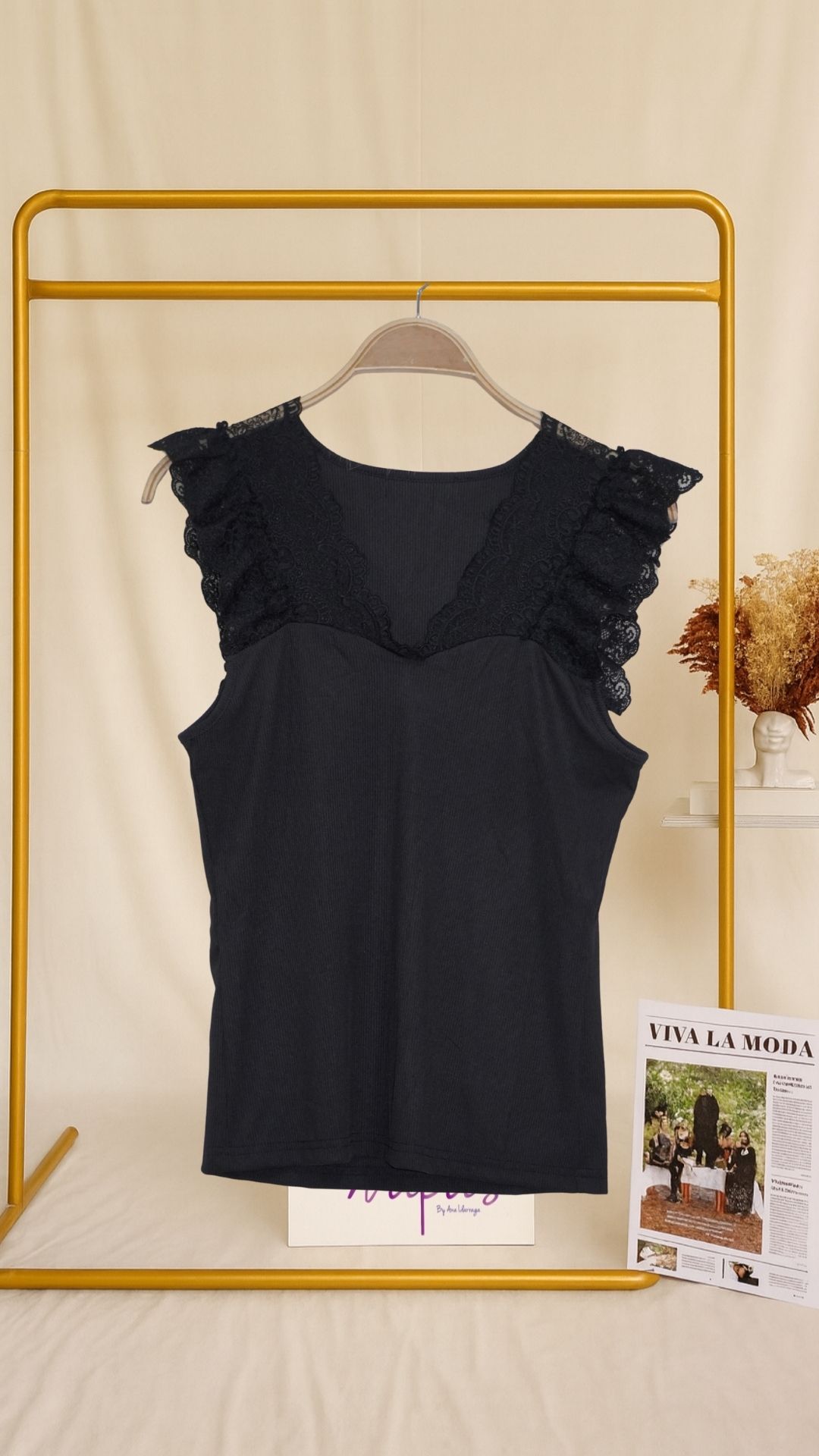 Blusa negra de encaje