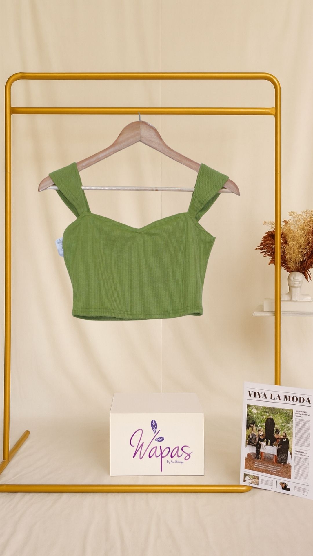 Top verde de tirantes anchos