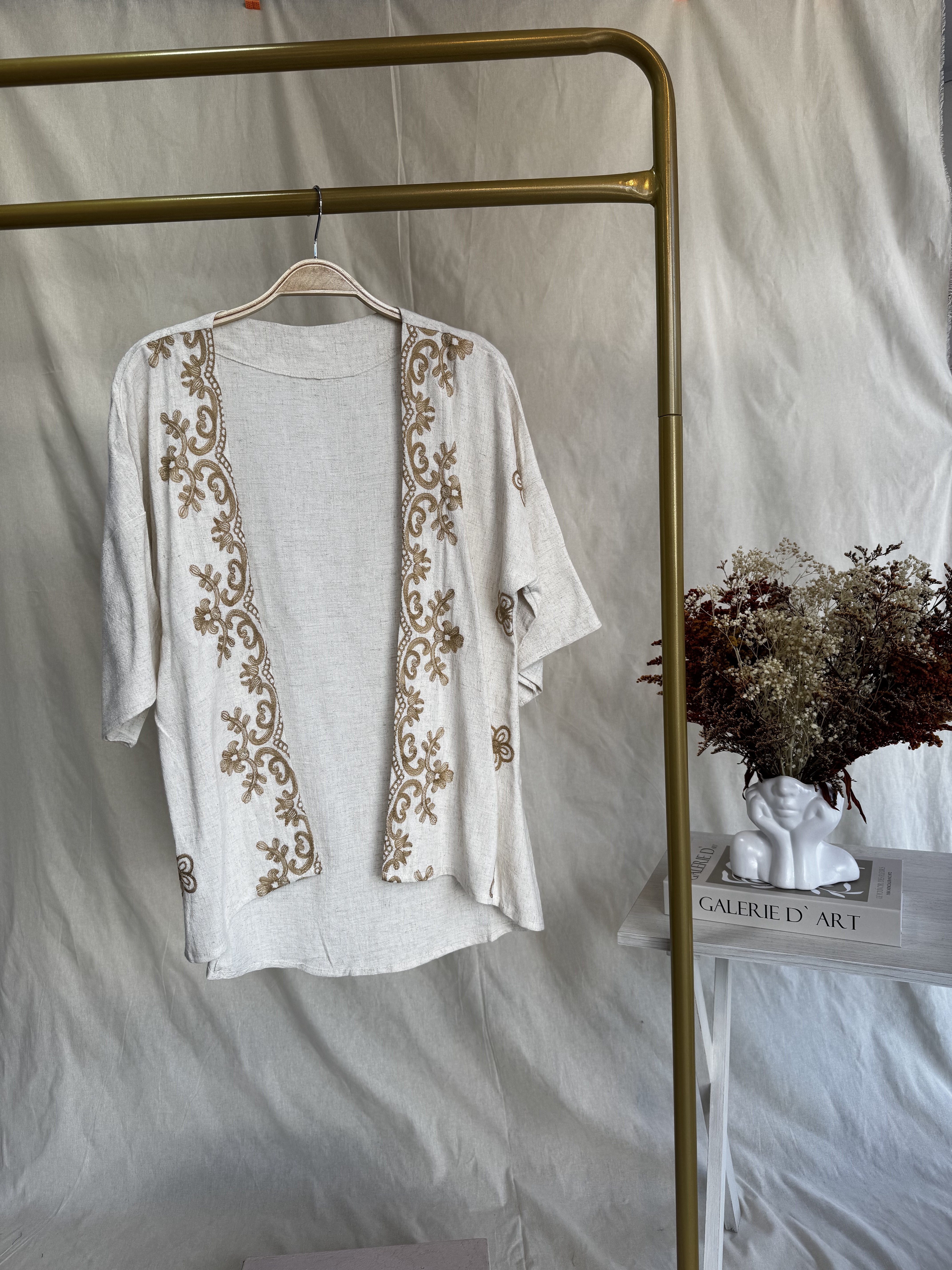 Kimono blanco bordado