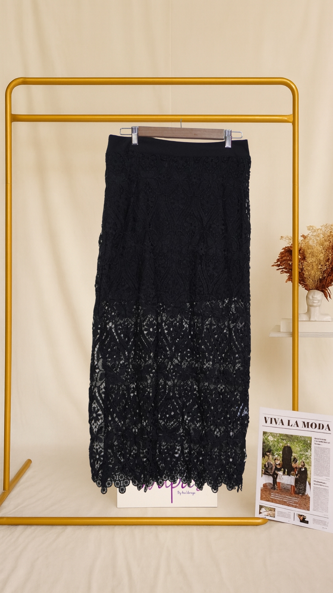 Falda larga de encaje negro