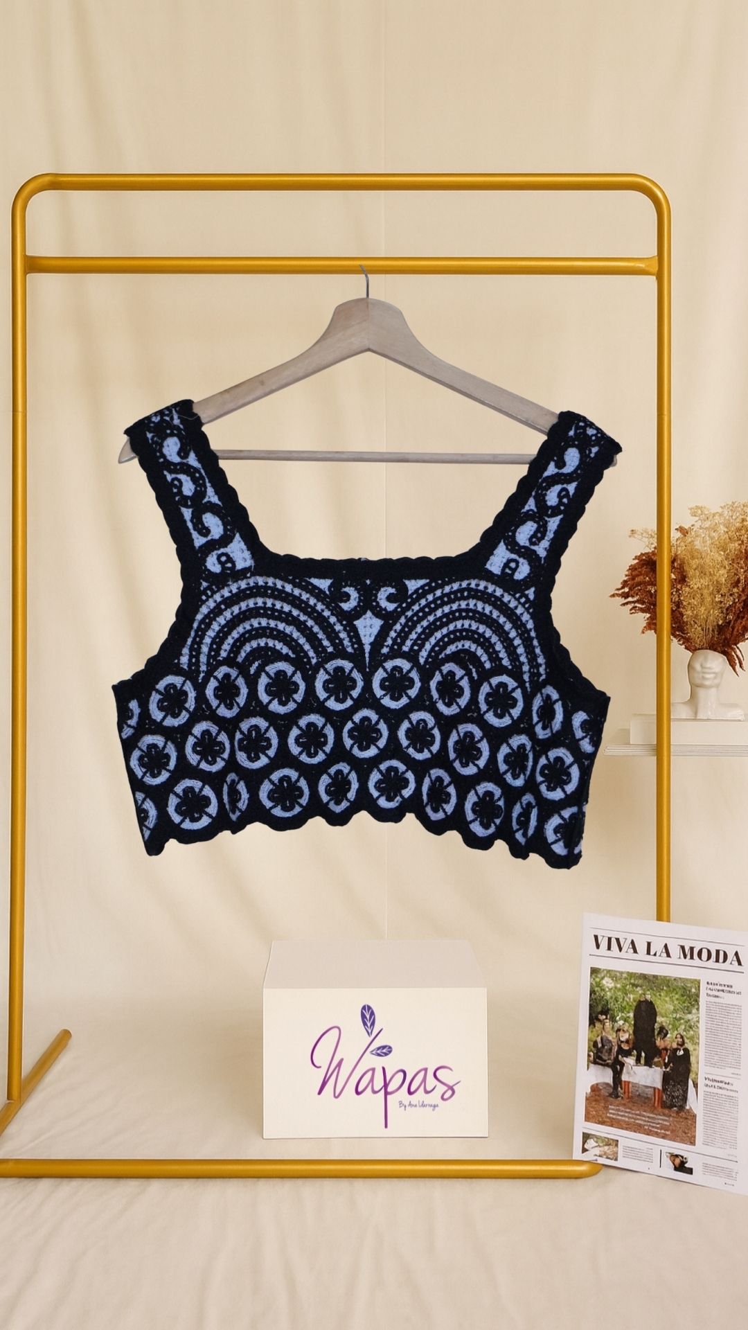 Top crochet azul y negro