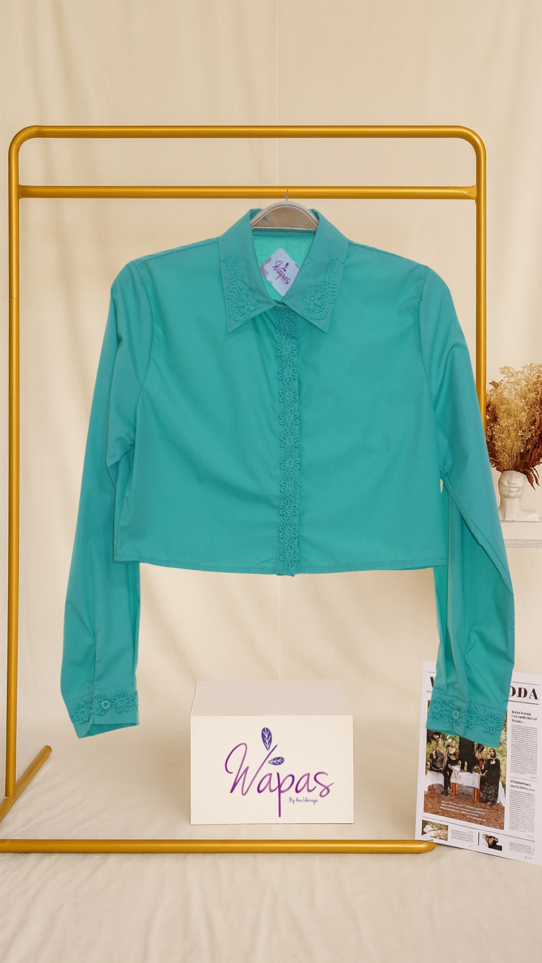 Camisa turquesa de manga larga