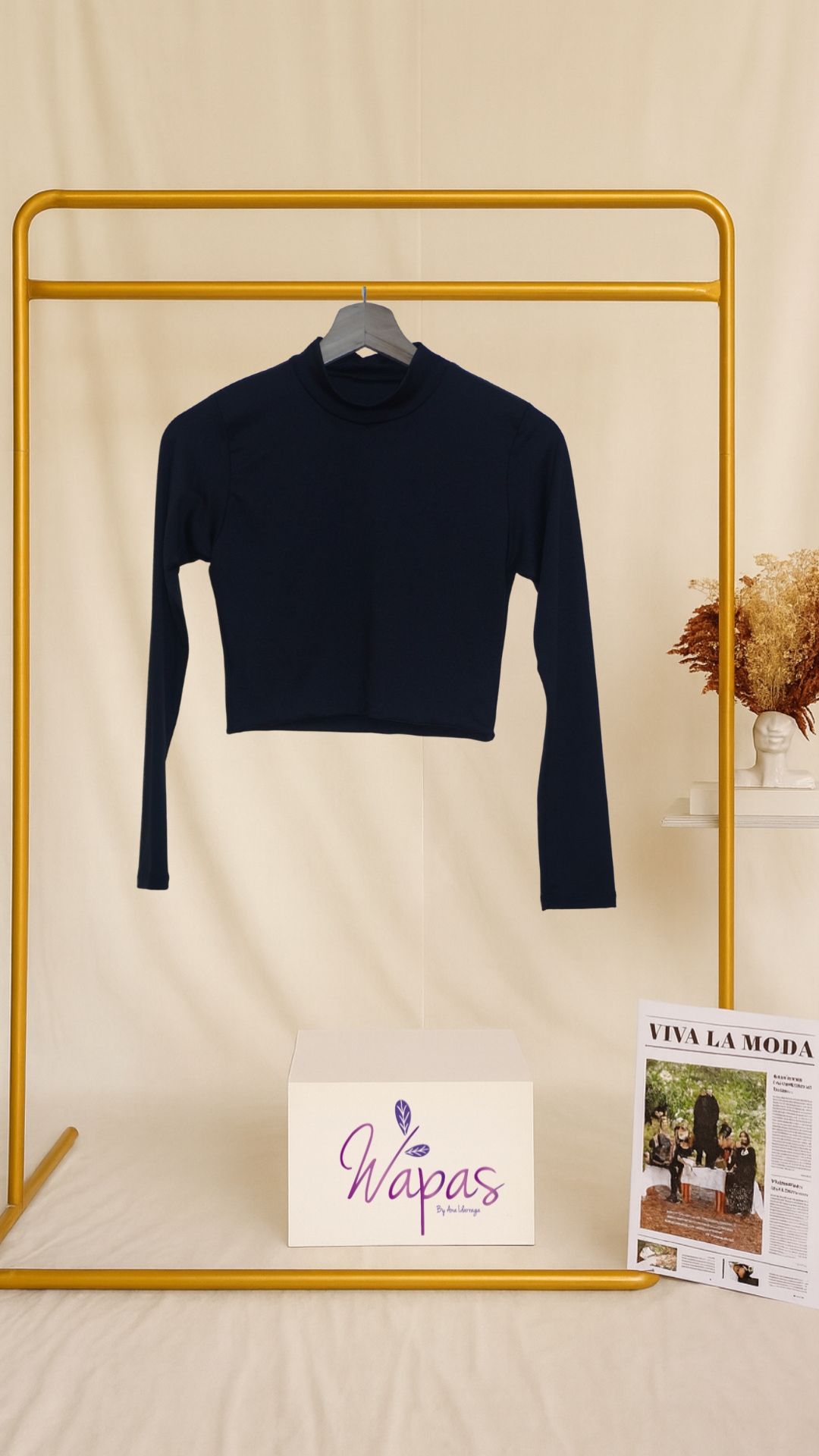 Top negro de manga larga