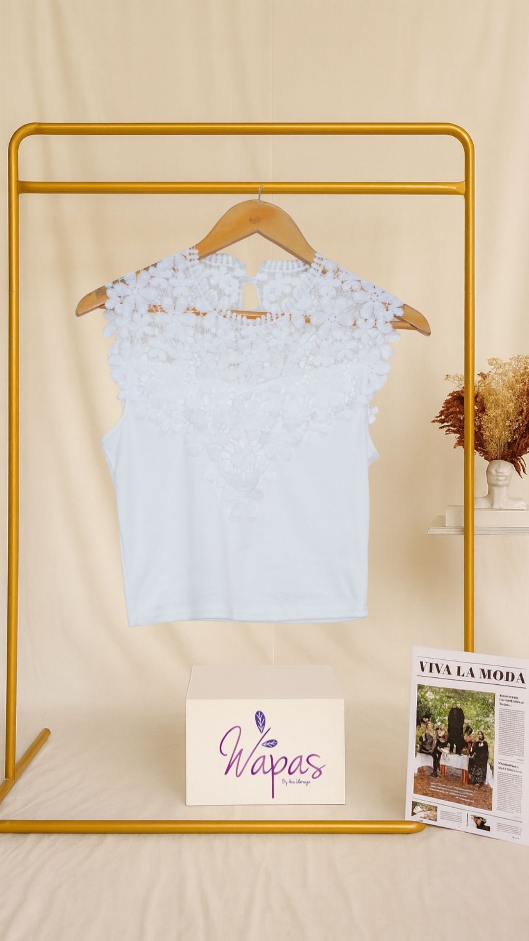 Blusa blanca con encaje