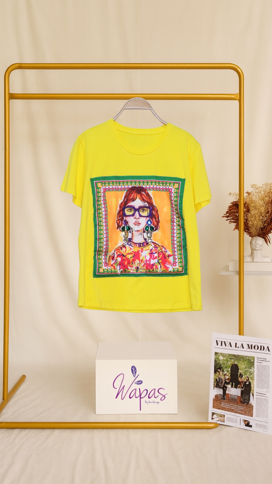 Camiseta amarilla estampada