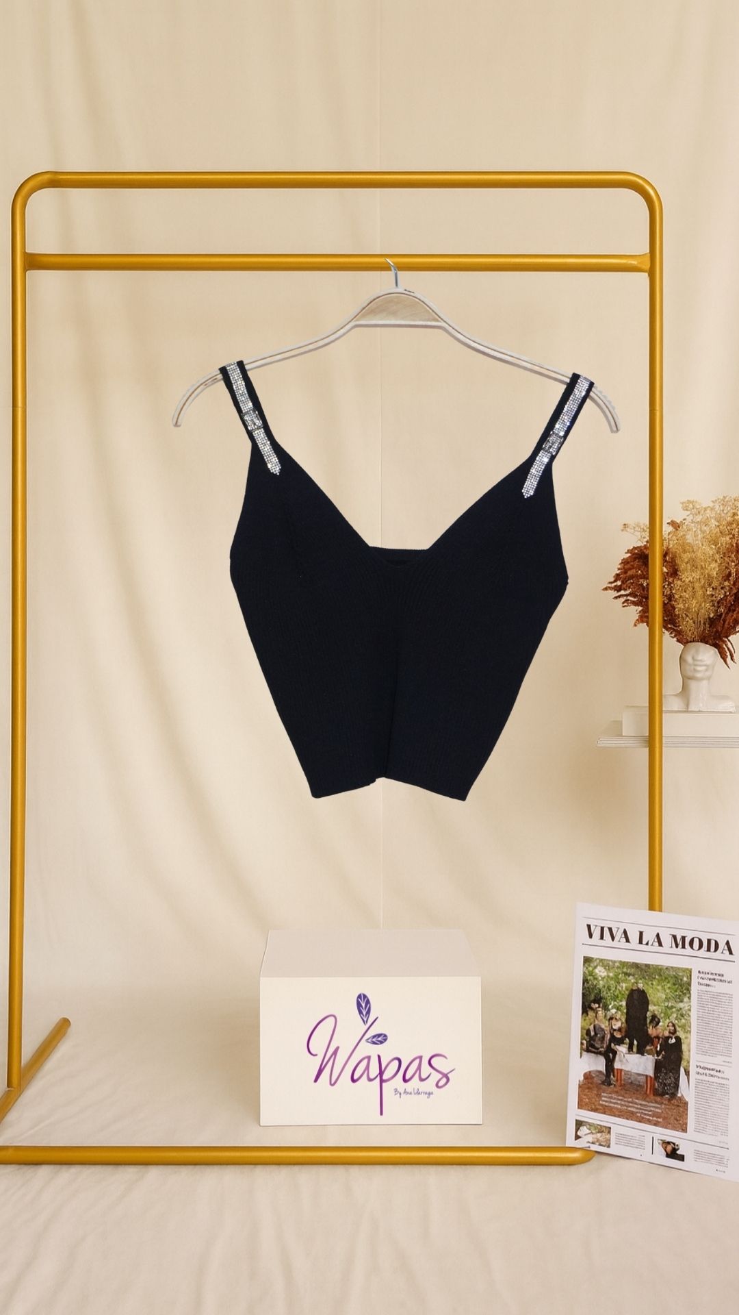 Top negro de tirantes