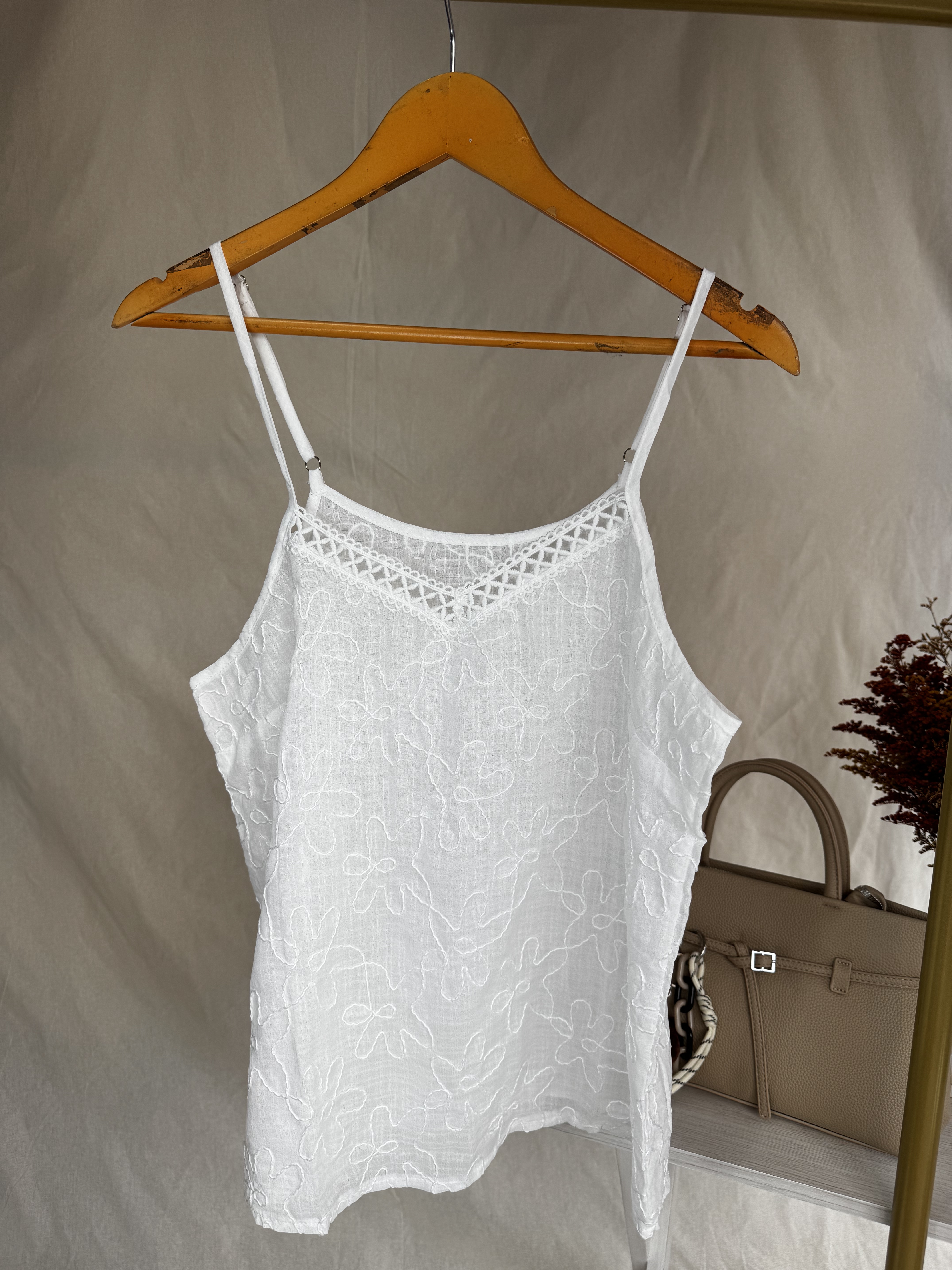 Blusa de tirantes blanca