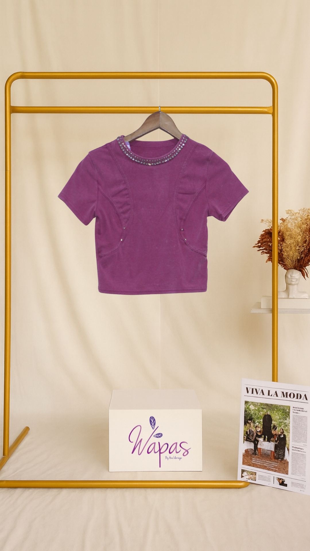Blusa morada con pedrería