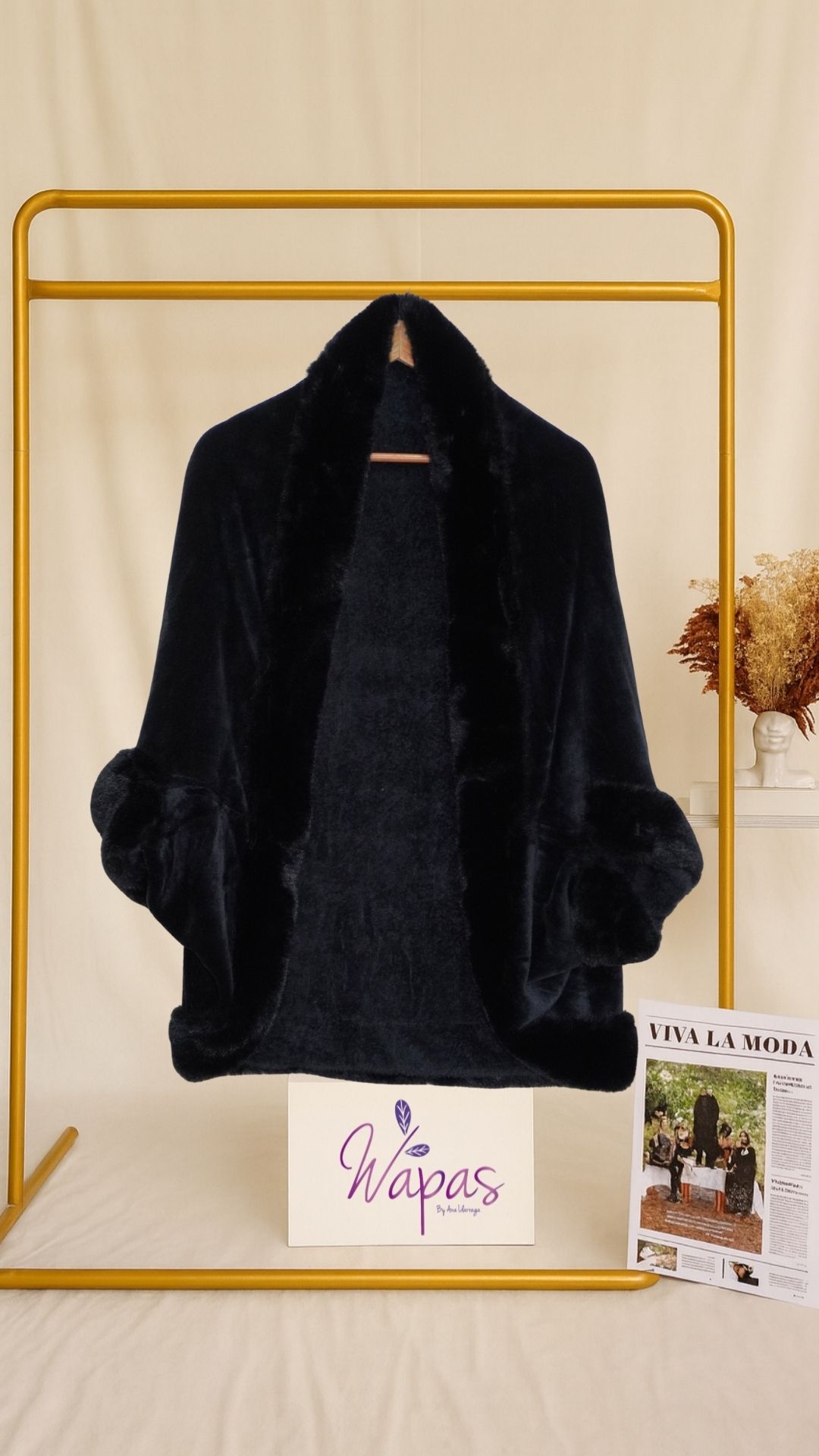 Abrigo de terciopelo negro