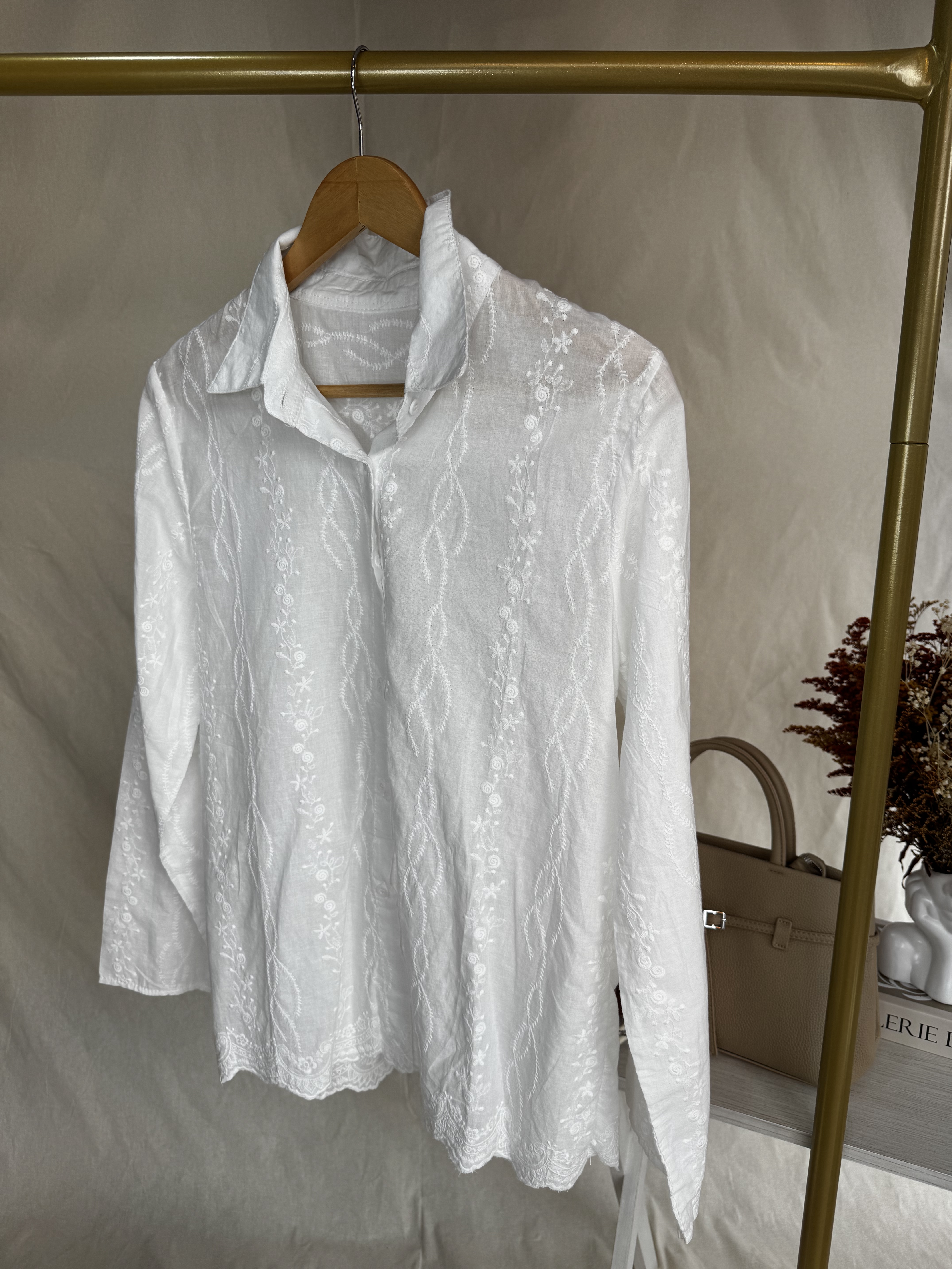 Camisa blanca elegante