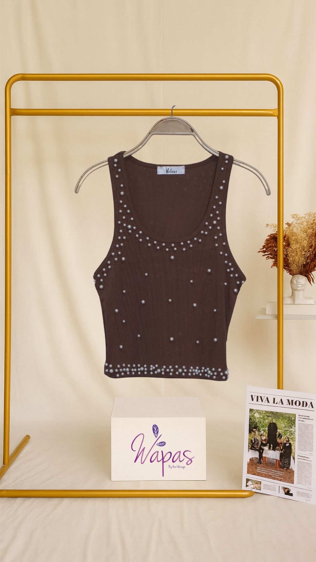 Top sin mangas con perlas