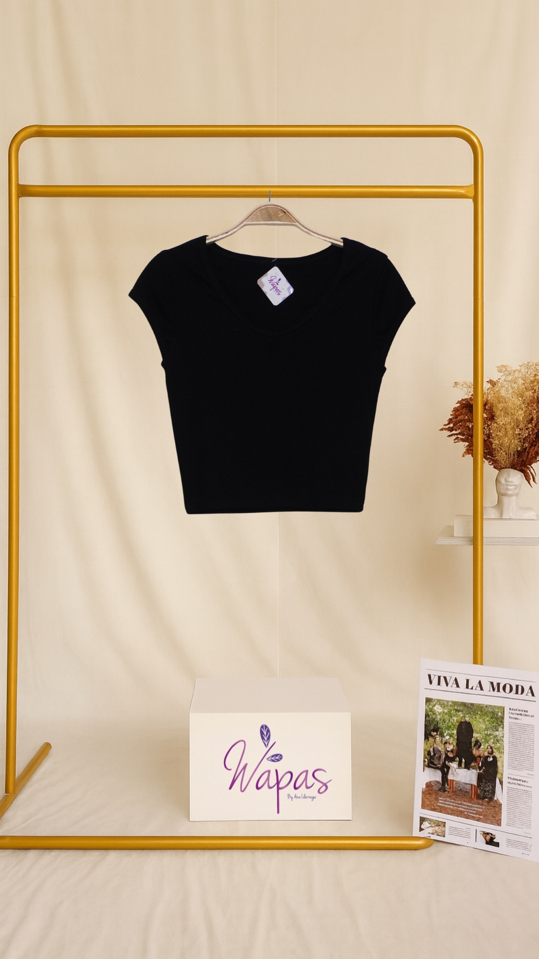 Top negro de manga corta