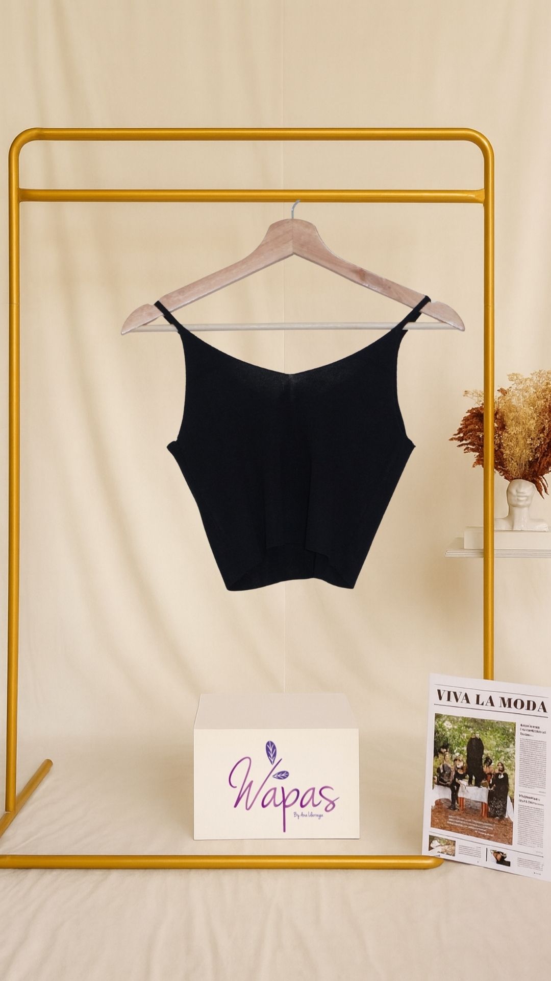 Top negro de tirantes