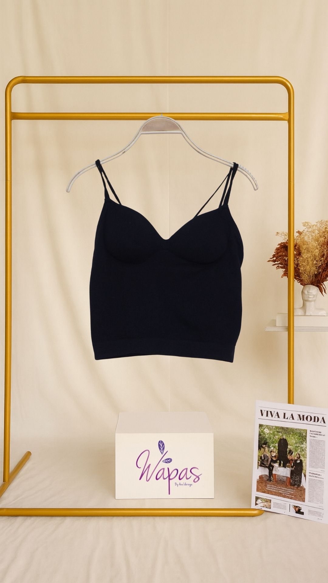 Top negro de tirantes