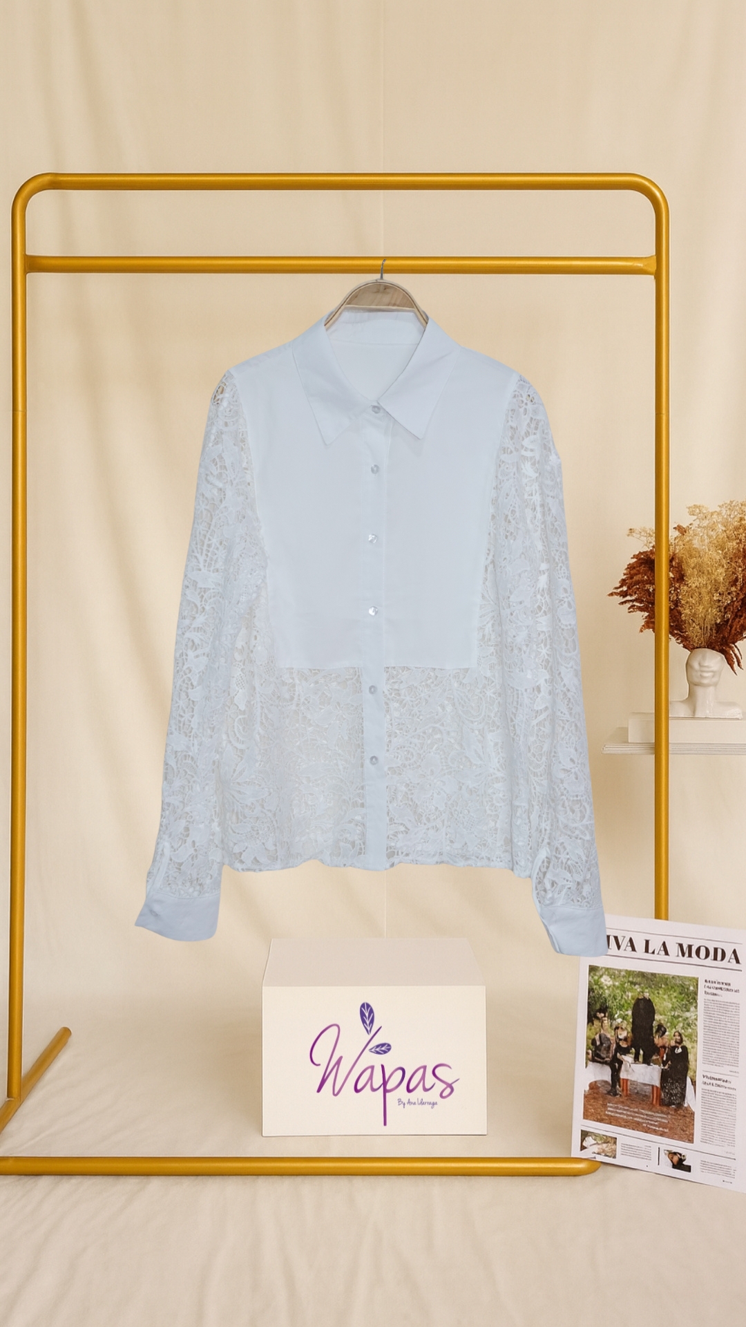 Camisa azul de encaje