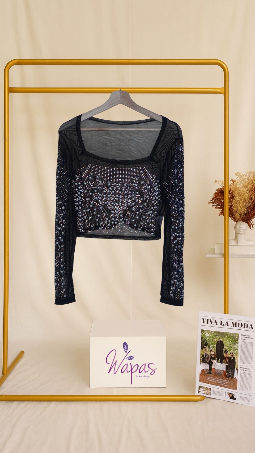 Blusa negra brillante