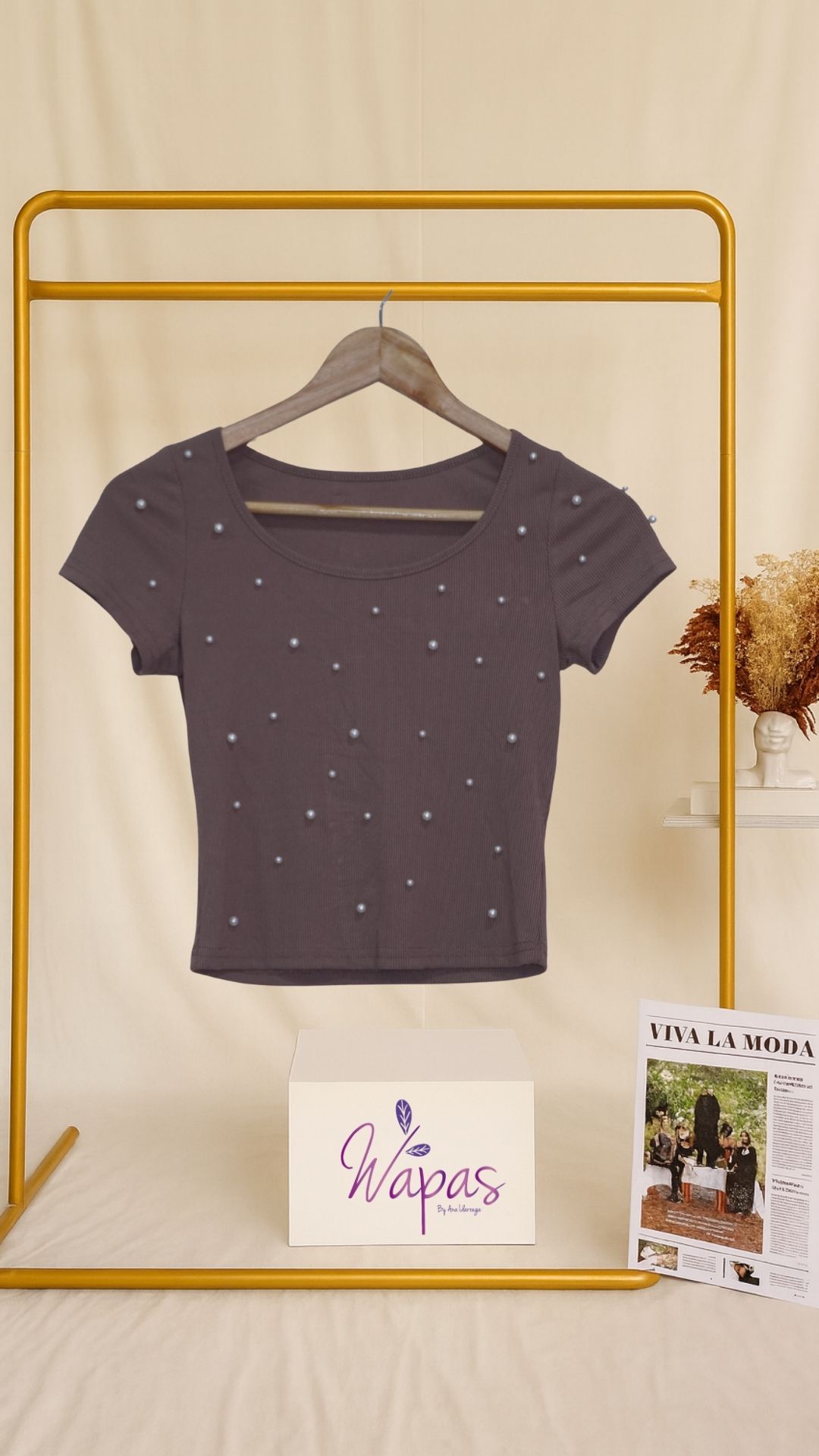 Blusa gris con pedrería