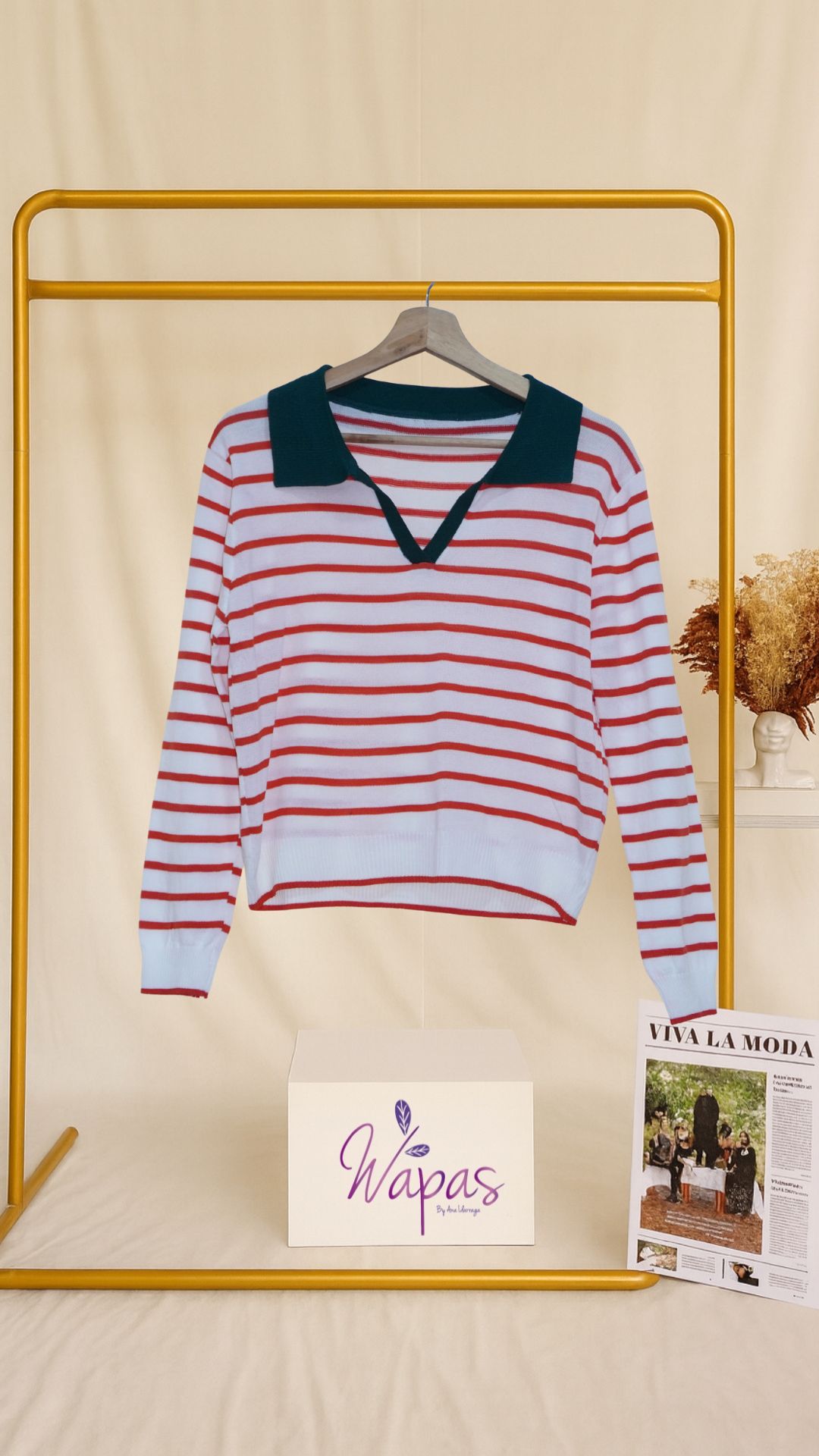 Suéter de rayas rojas y blancas