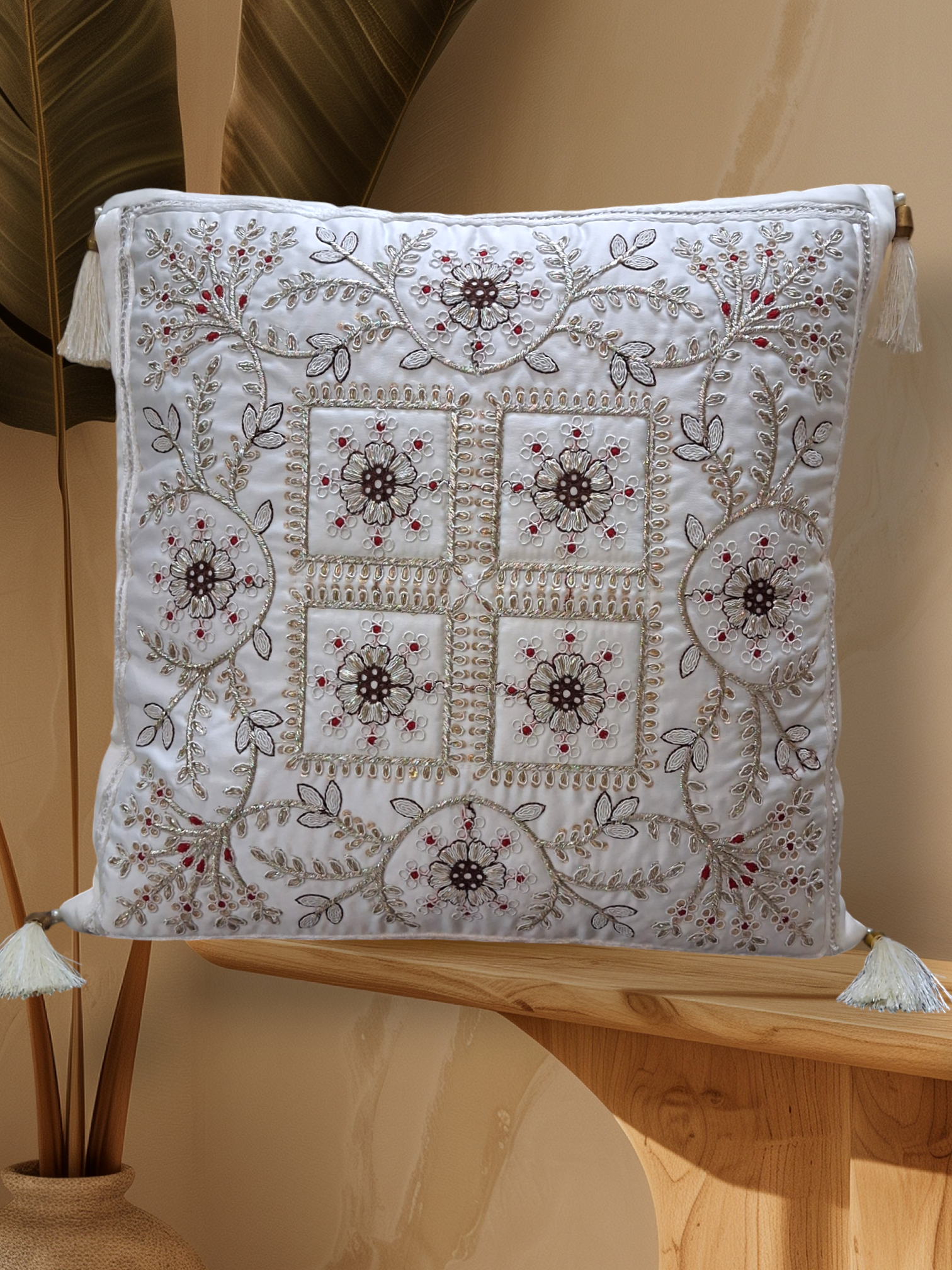 Cojín bordado artesanal