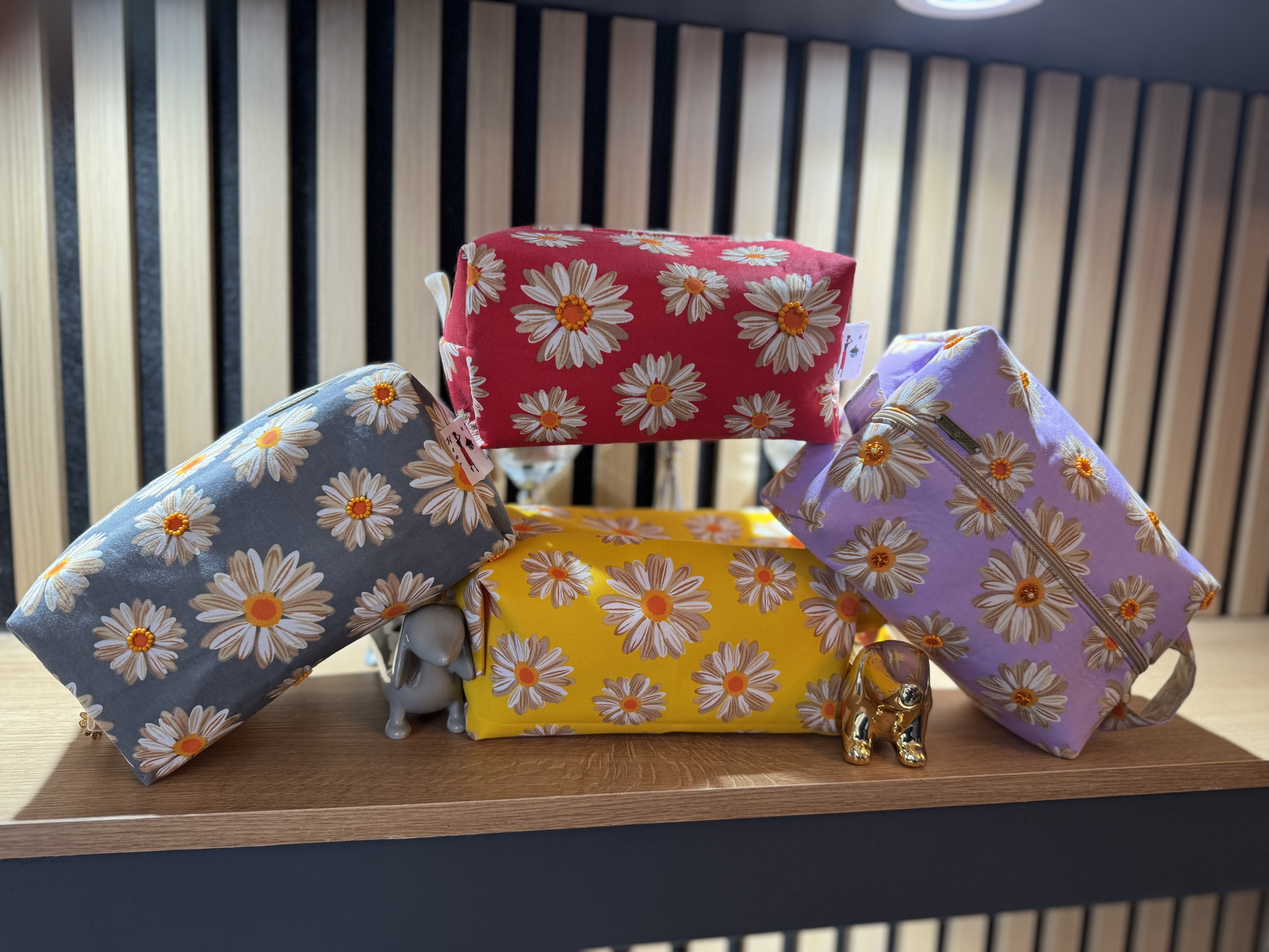 Daisies from Namakwaland (BEADED)