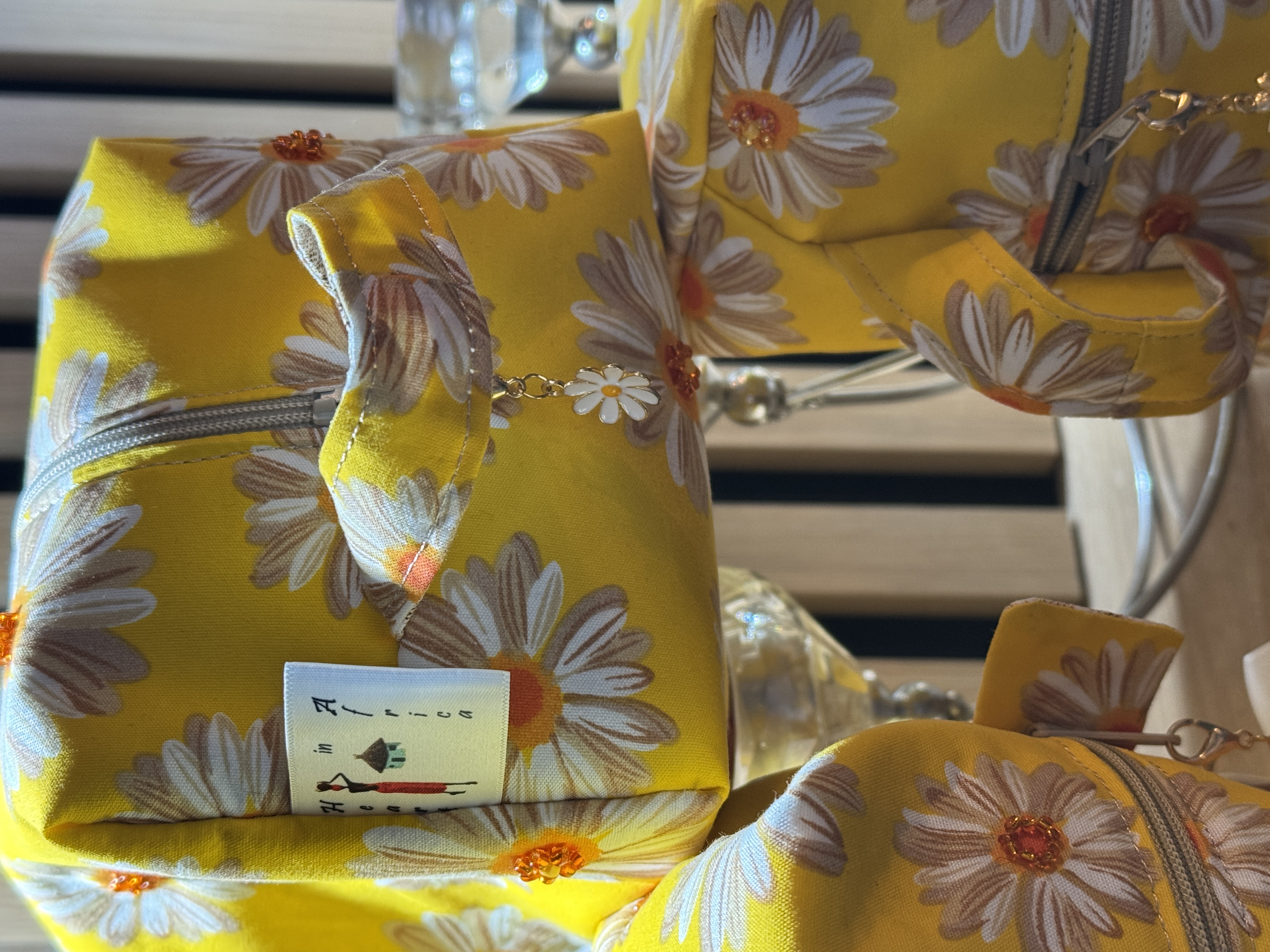 Daisies from Namakwaland (BEADED)