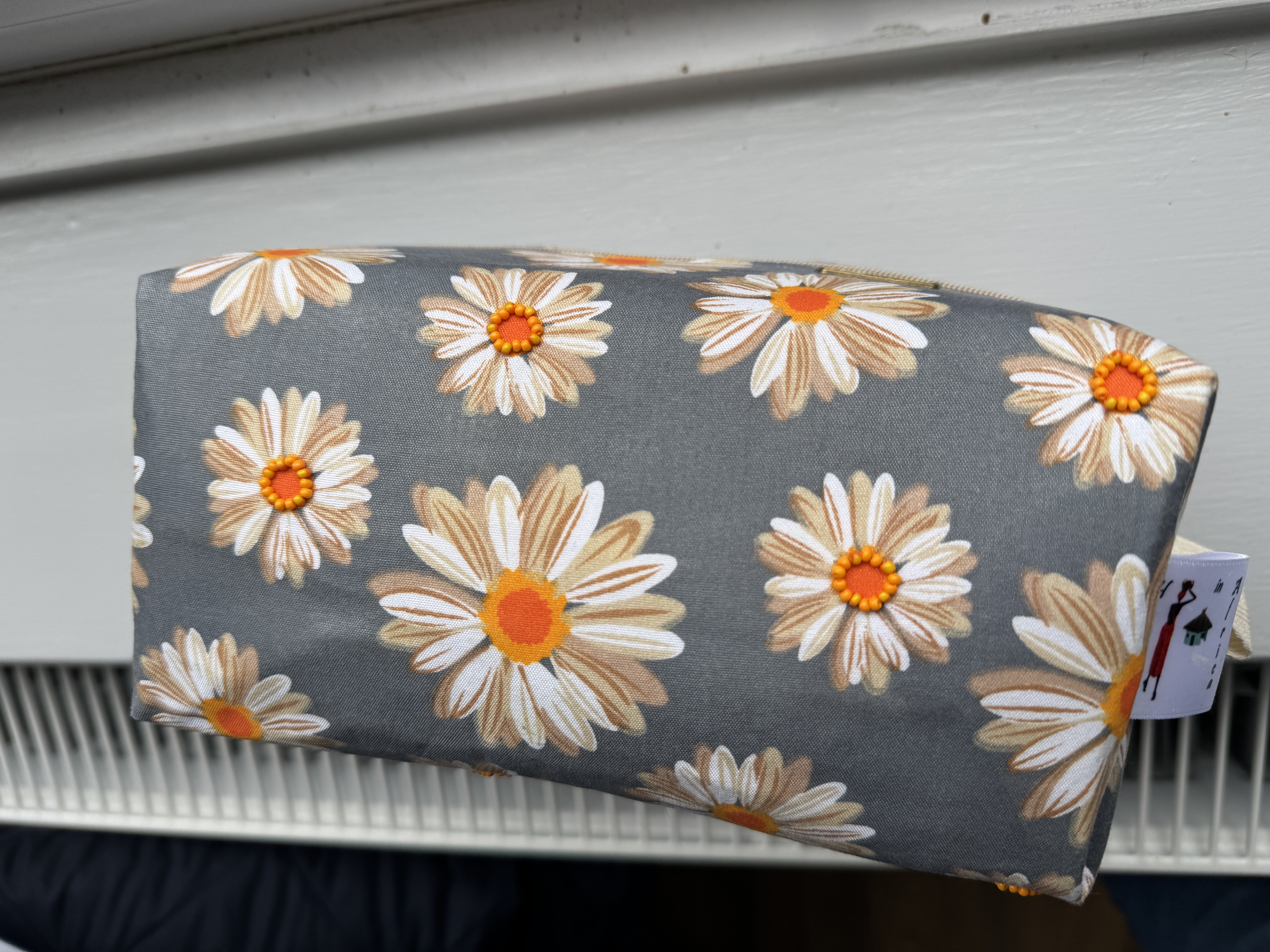 Daisies from Namakwaland (BEADED)