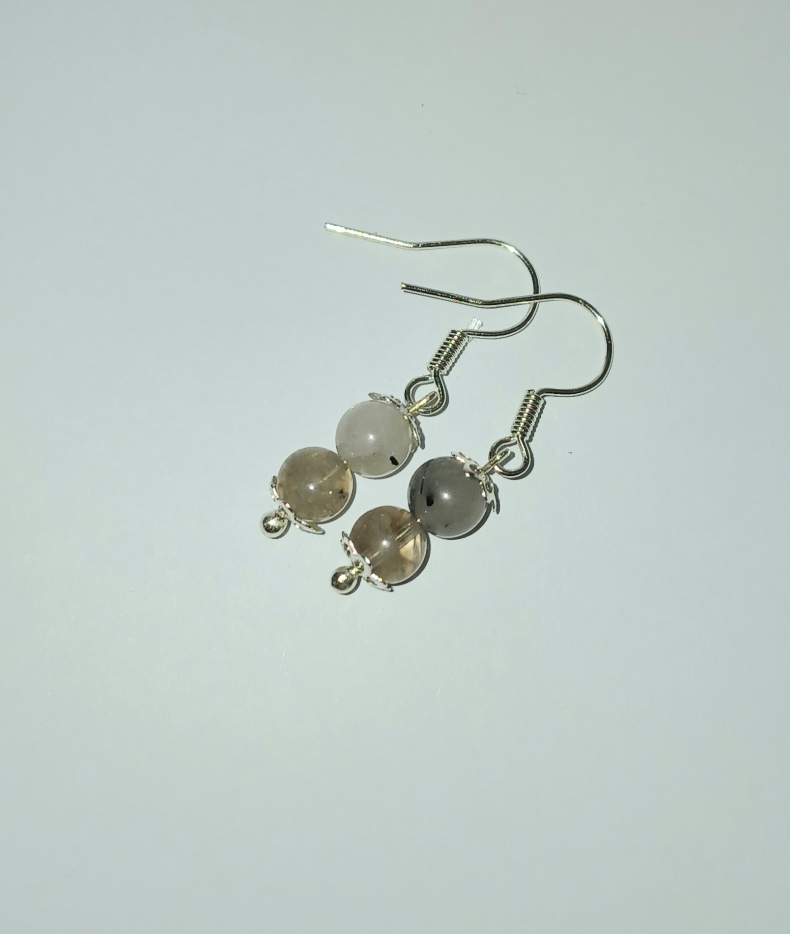 Kalnų krištolo su juoduoju turmalinu auskarai