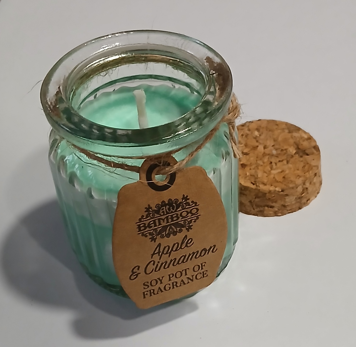 Sojų vaško žvakė „Obuolys ir cinamonas“