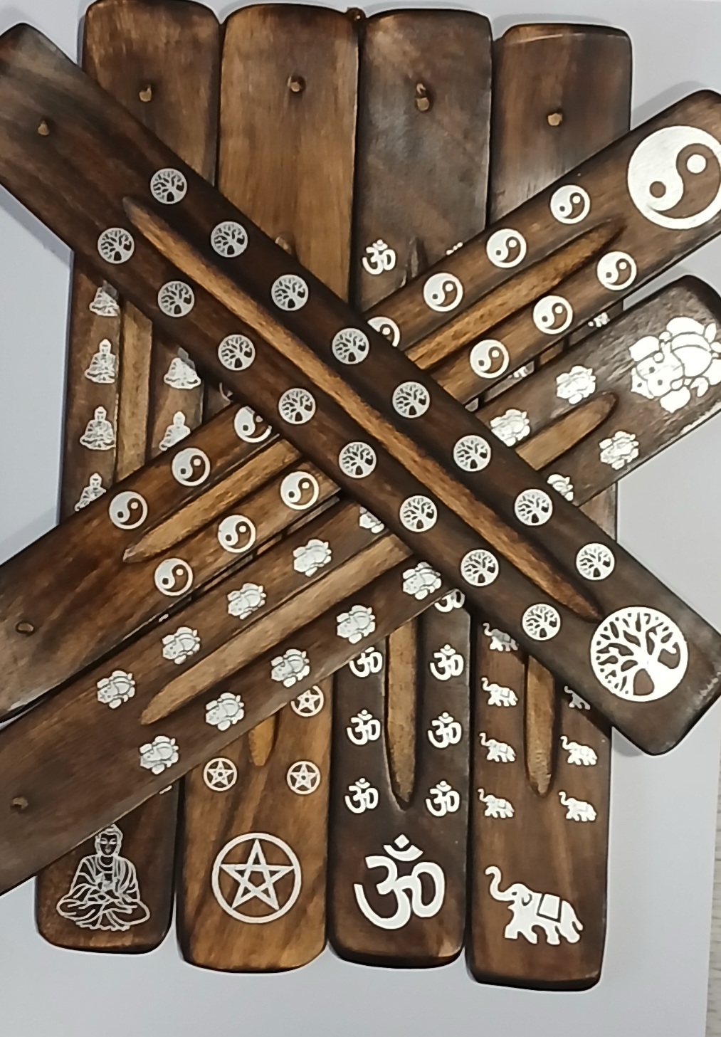 Raižytos mango medienos smilkalinės