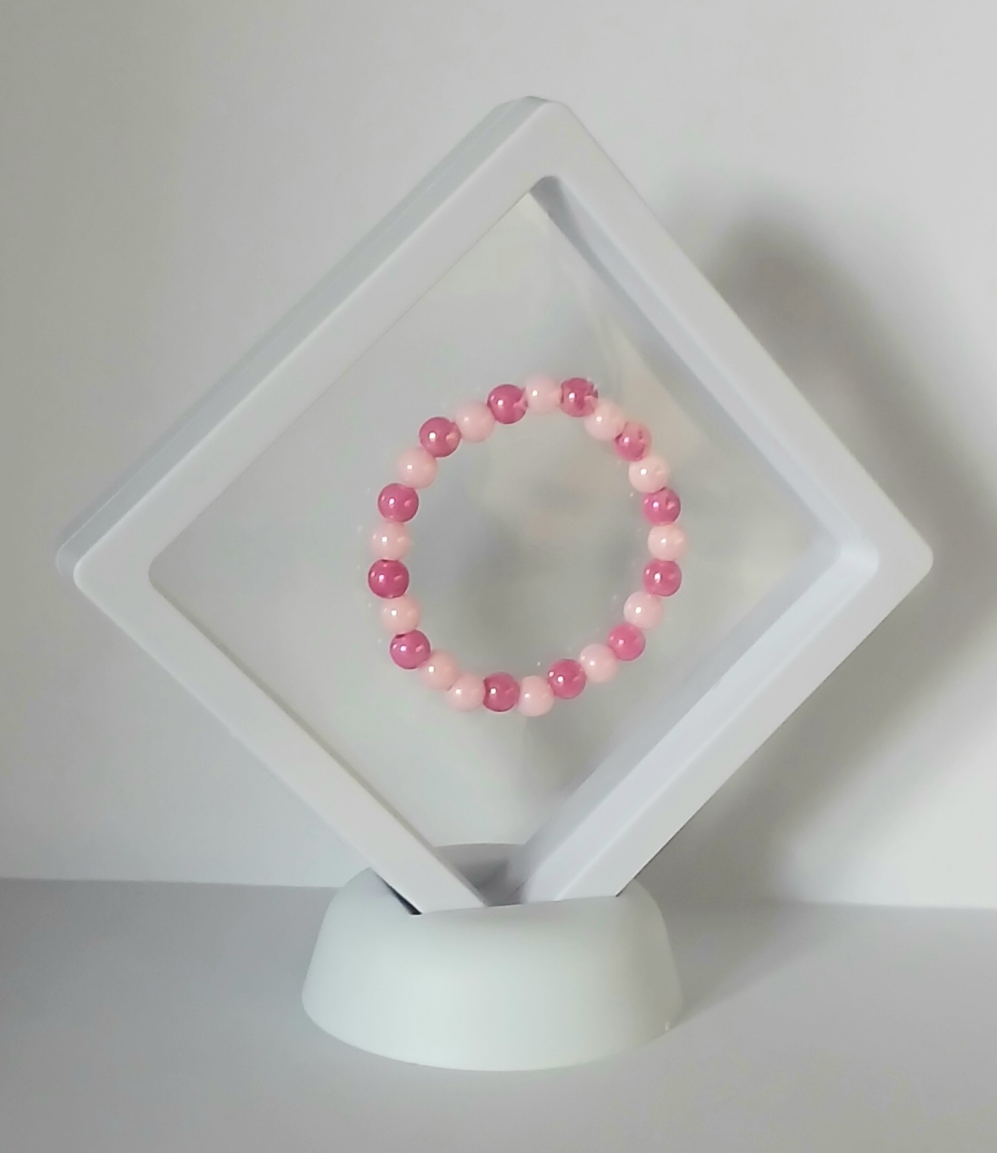 Vaikiška akrilinių karoliukų apyrankė