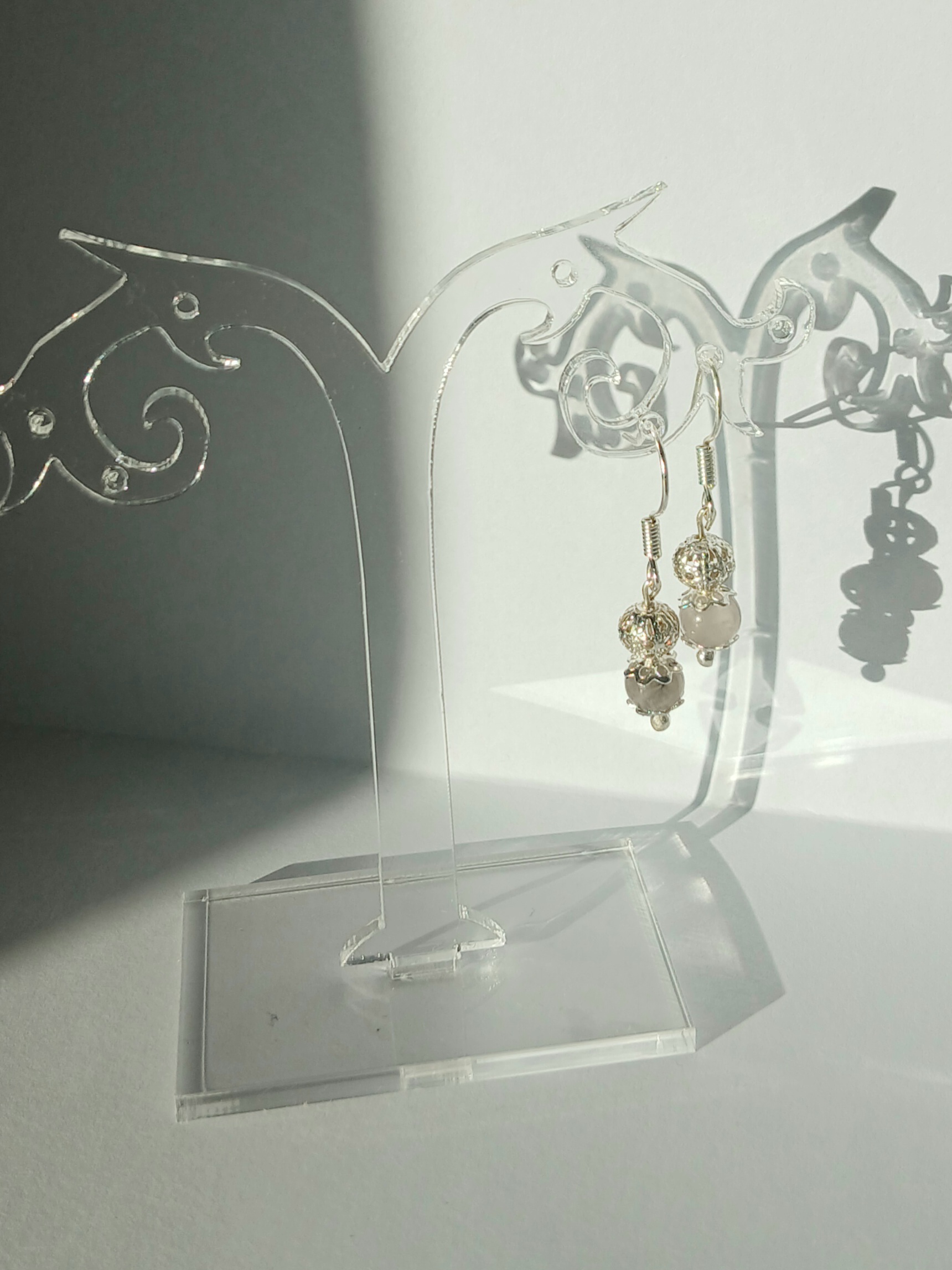 Kalnų krištolo su juoduoju turmalinu auskarai