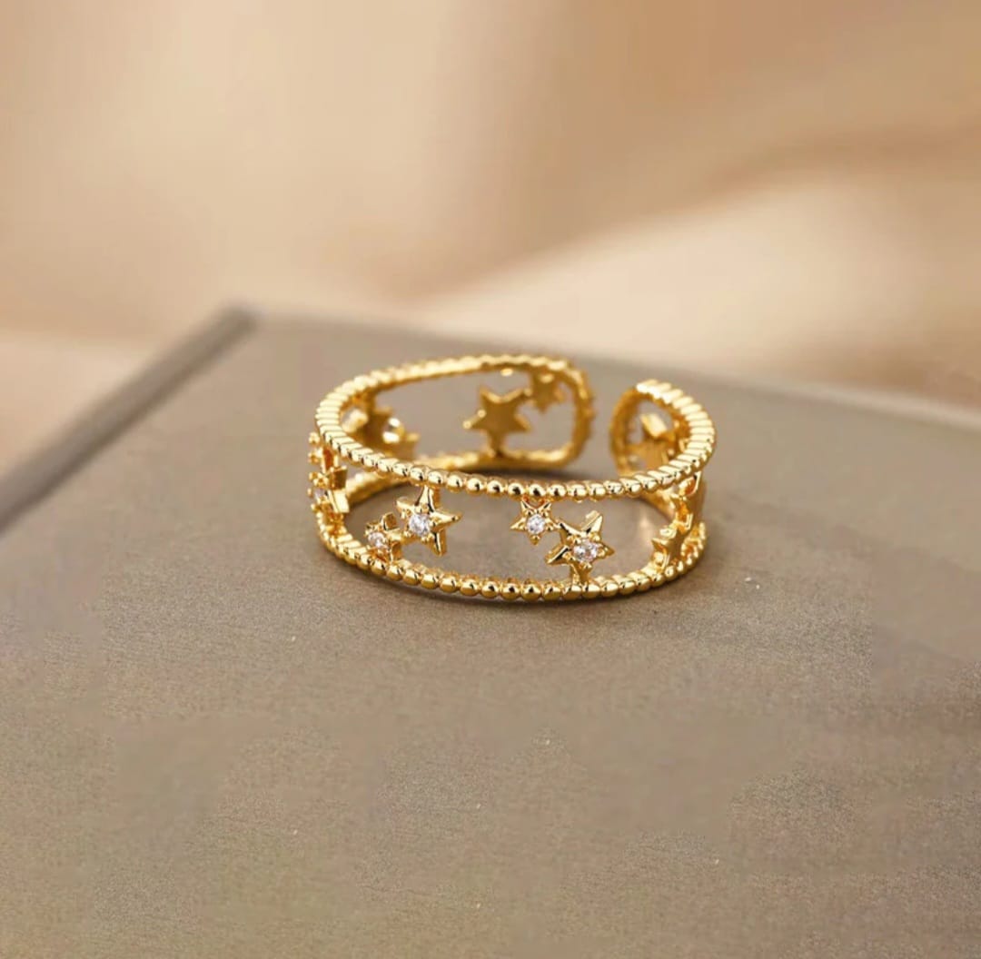 Gold Star Pattern Ring